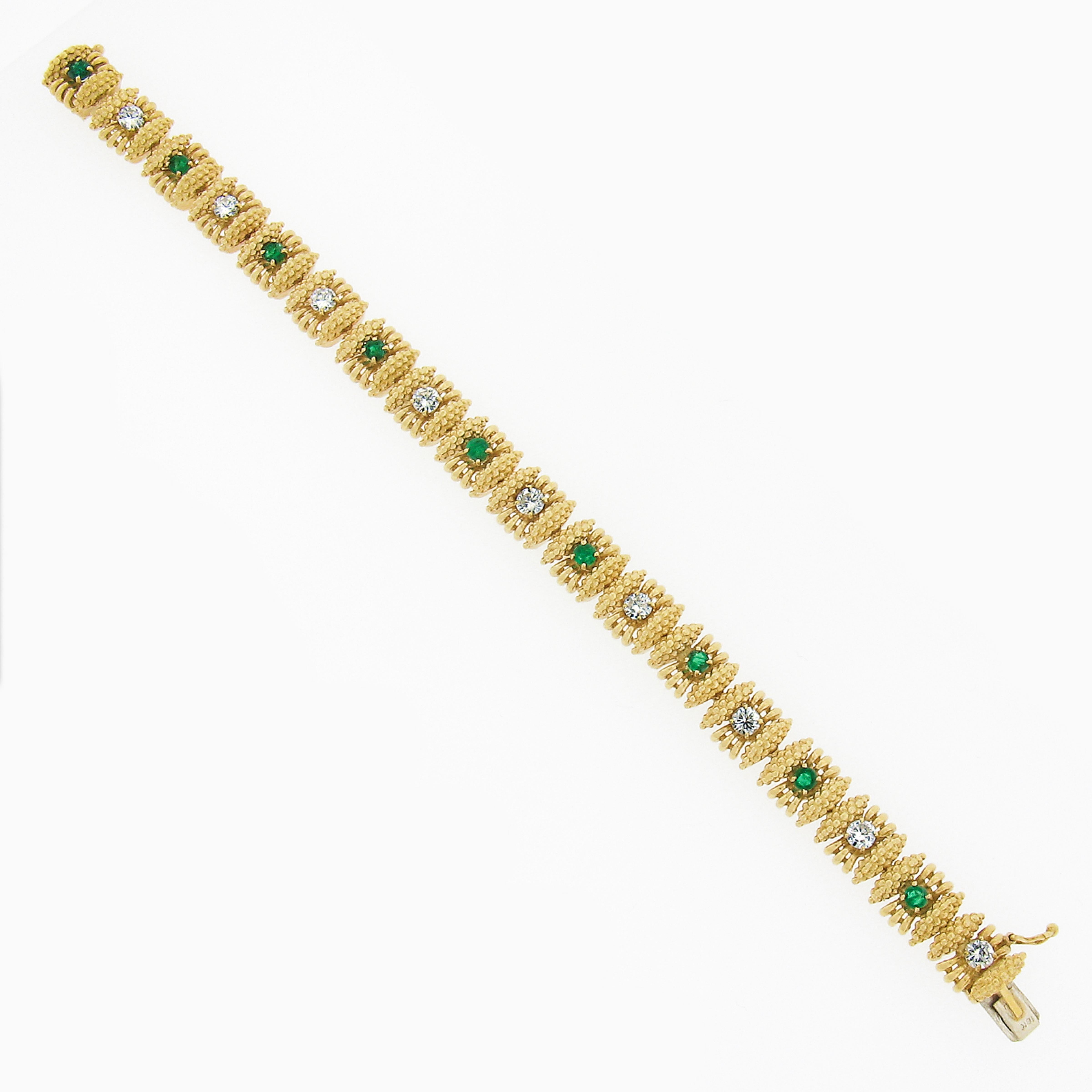 Vintage 18k Gold 2.8ctw Diamond & Emerald Textured Detailed Work Line Bracelet For Sale
