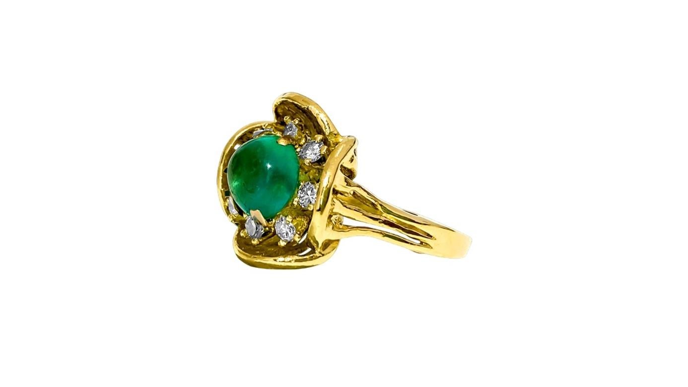 Cabochon Vintage 18K Gold 2.90 Carat Diamond Emerald Ring For Sale