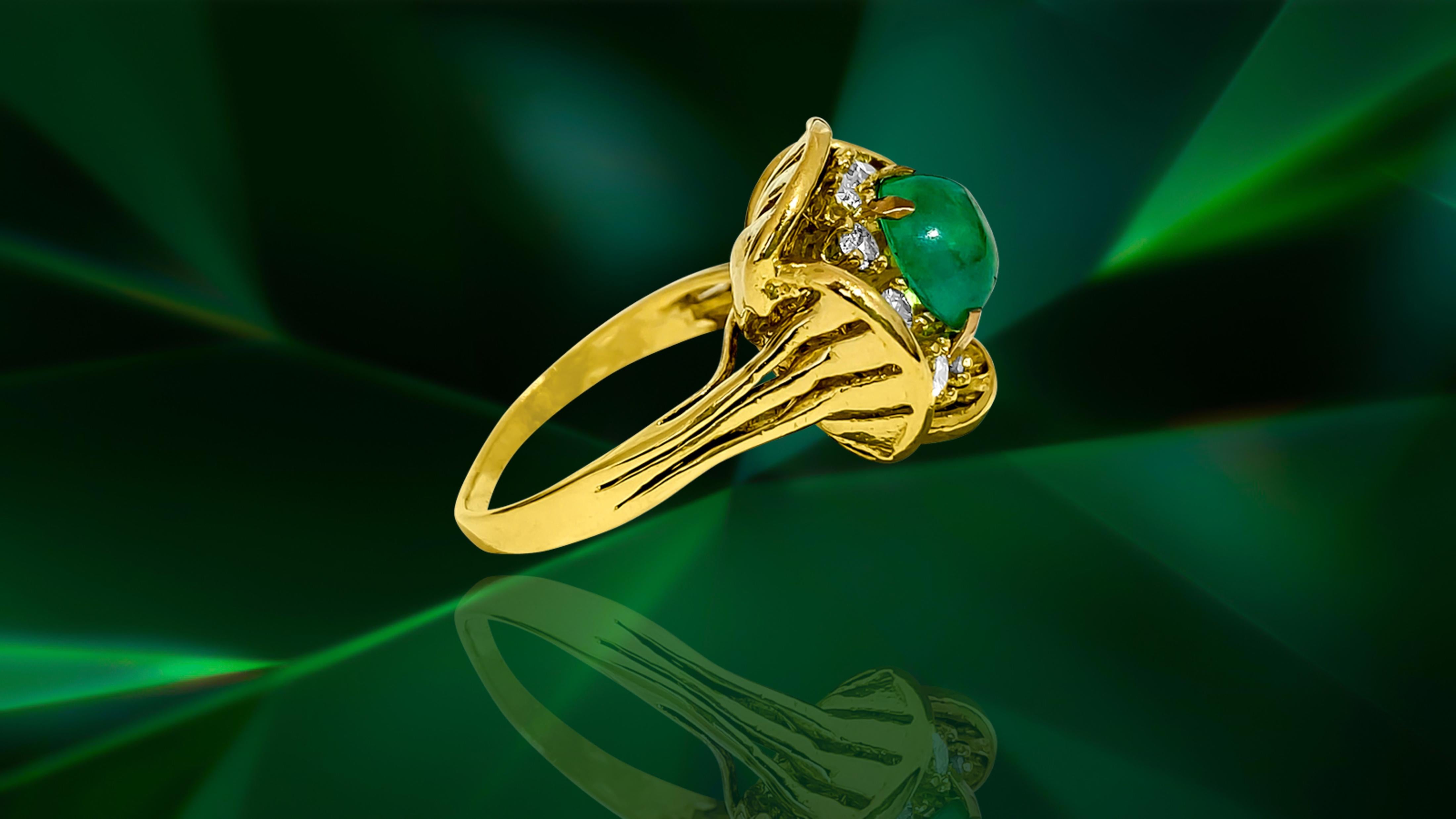 Women's Vintage 18K Gold 2.90 Carat Diamond Emerald Ring For Sale
