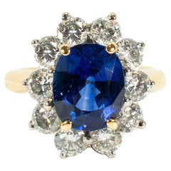Vintage 18K Gold 2.98ct Ceylon Royal Blue Sapphire Halo Diamond Cocktail Ring