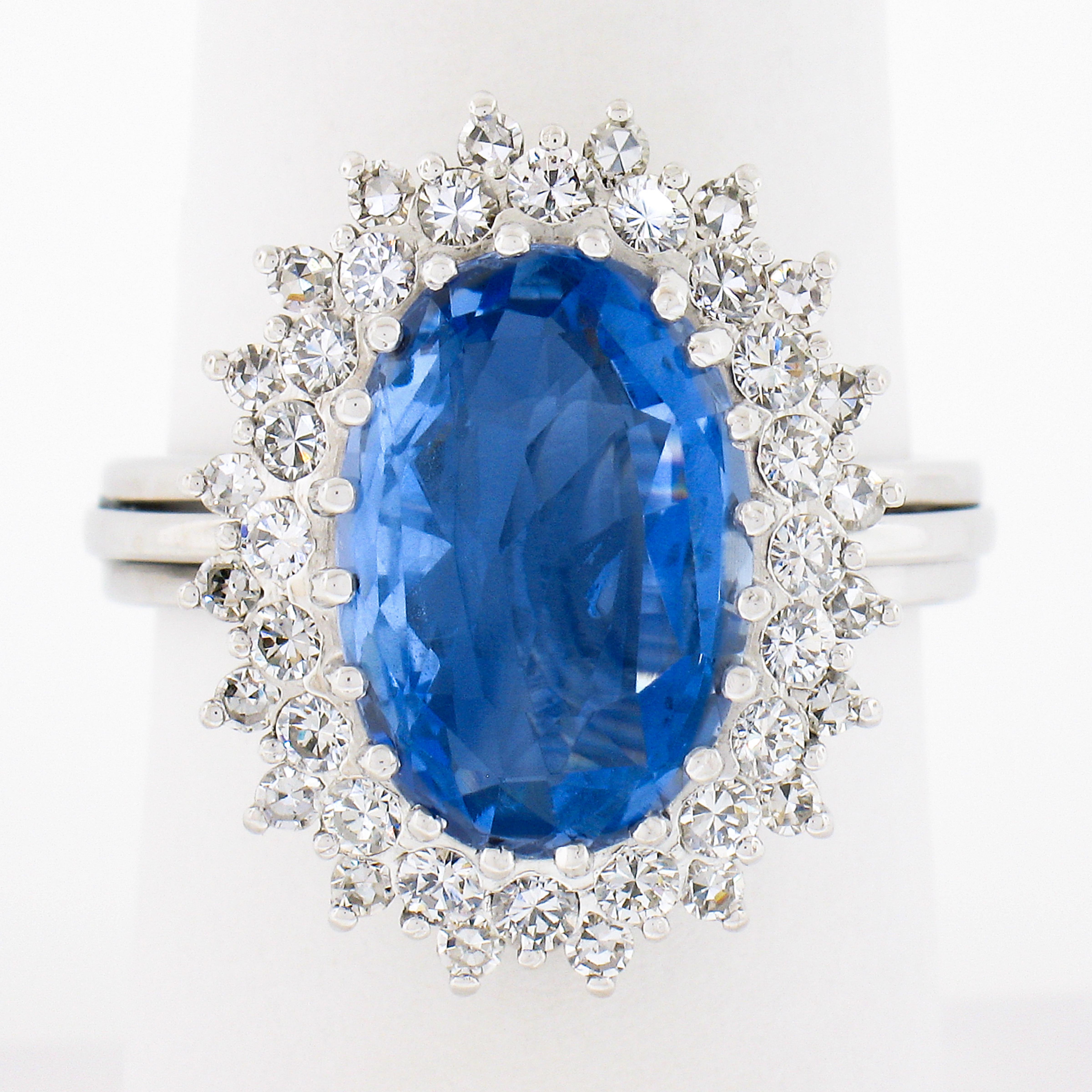 Bague vintage en or 18 carats 5,80ctw GIA Ceylan No Heat Oval Saphir Diamant Dual Halo Ring en vente 4