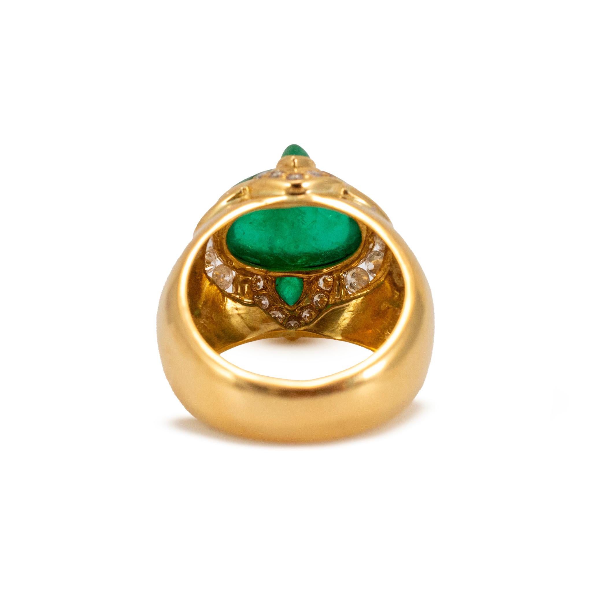 Vintage 18K Gold 5.83ct Sugarloaf Cabochon Grüner Smaragd Diamant Cocktail Ring Damen im Angebot