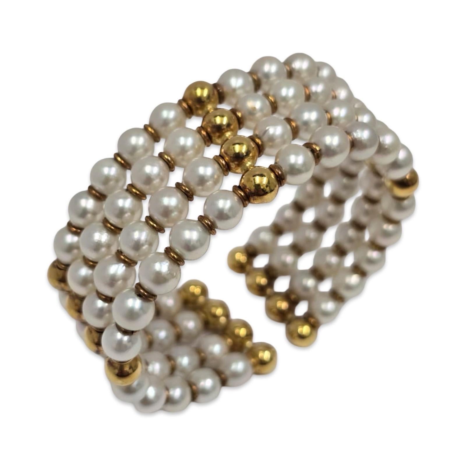 Bracciale strutturale d'epoca in oro 18 carati e perle coltivate da 6,5 mm a cinque file In condizioni ottime in vendita a Miami, FL