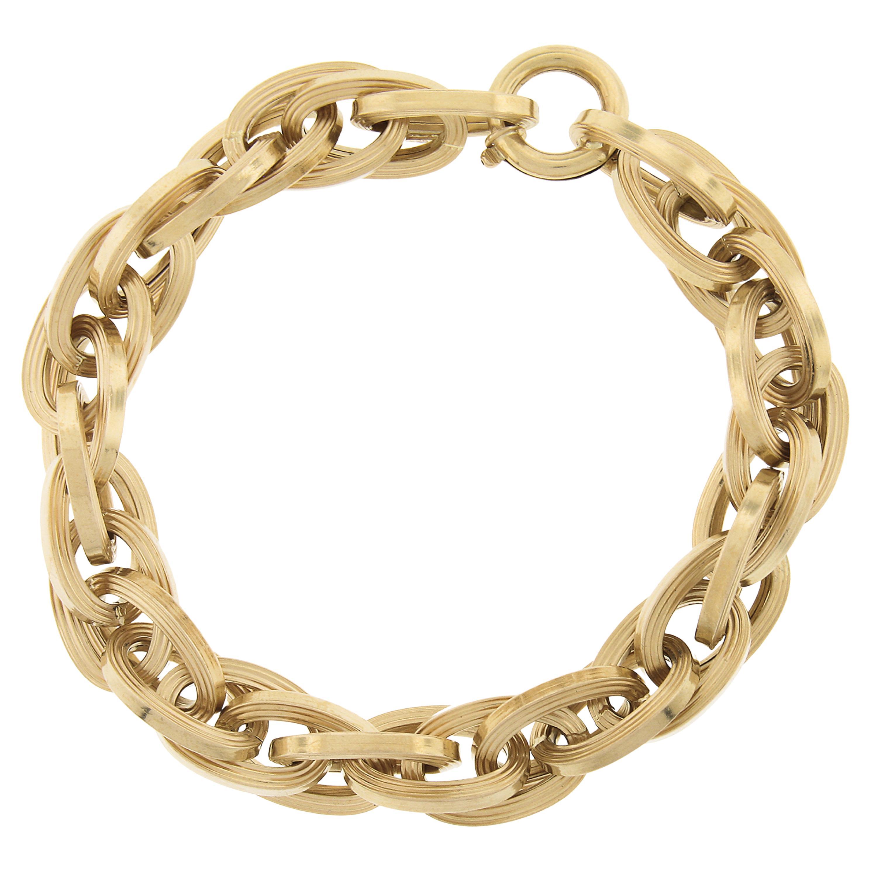 Vintage 18k Gold 7.75" Textured & Polished Interlocking Oval Link Chain Bracelet For Sale