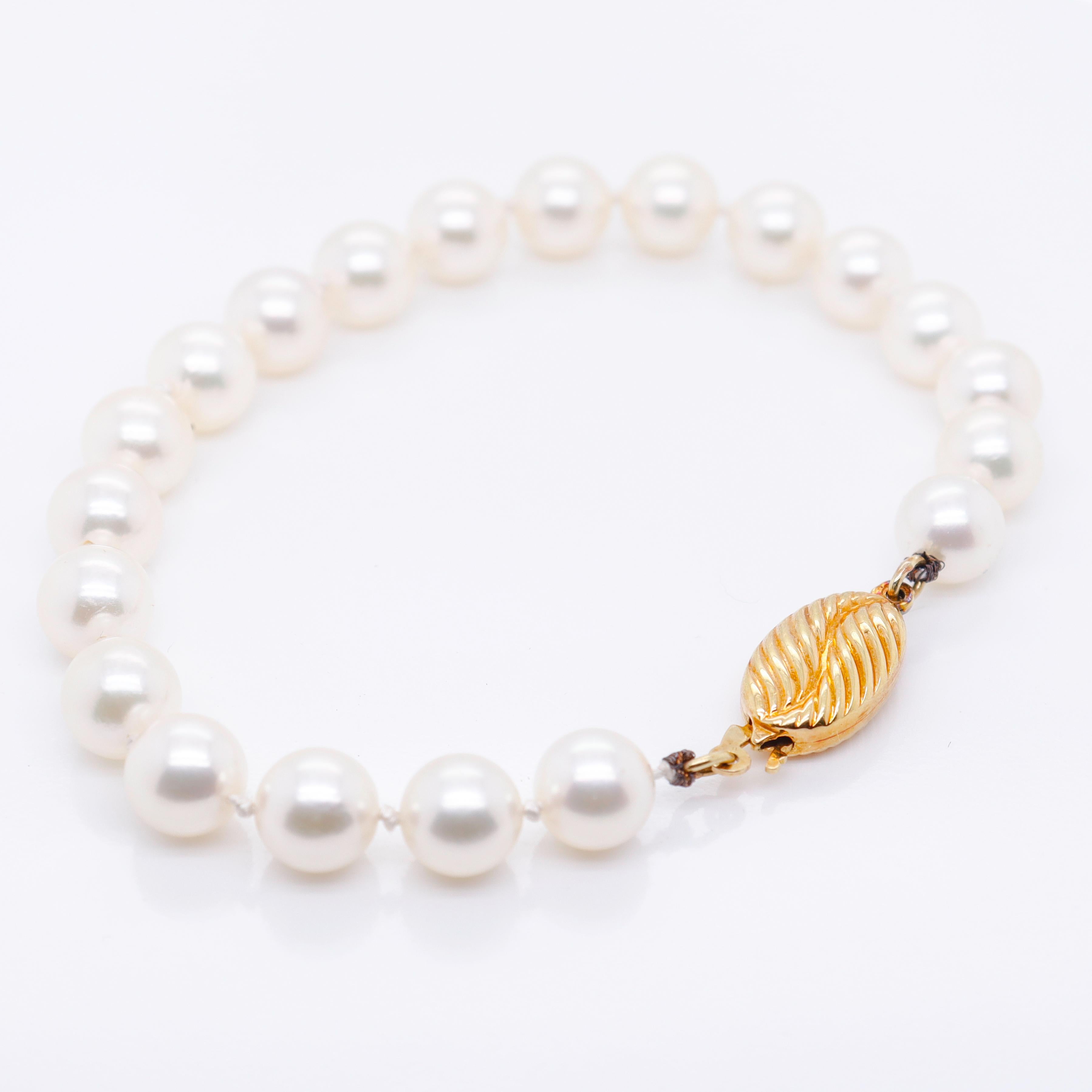 Vintage 18k Gold & Cultured Pearl Single Strand Bracelet In Good Condition For Sale In Philadelphia, PA