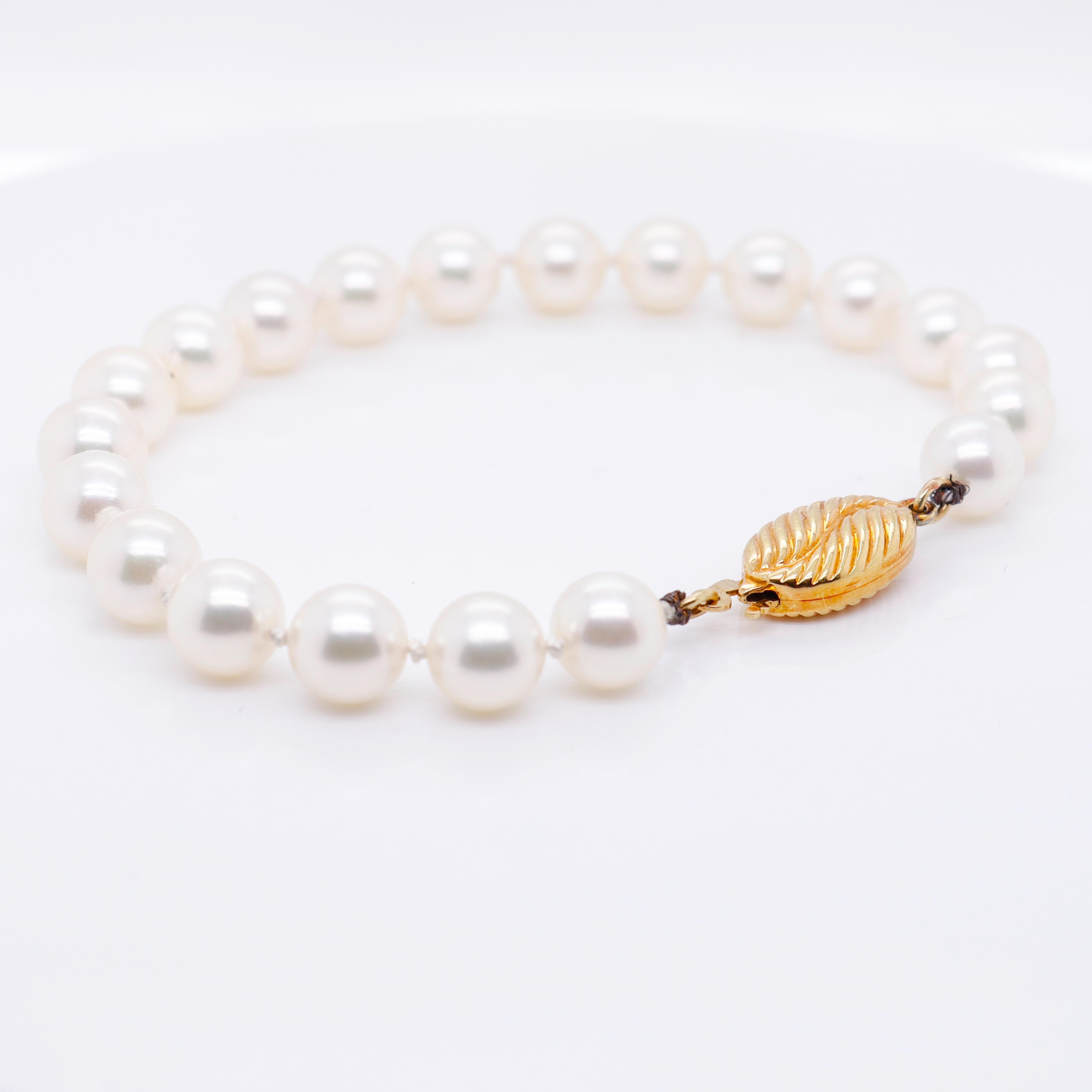 Women's or Men's Vintage 18k Gold & Cultured Pearl Single Strand Bracelet For Sale