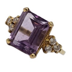 Vintage 18K Gold 9.5ct Amethyst Ring with Accent Quartz, Art-Deco Elegance