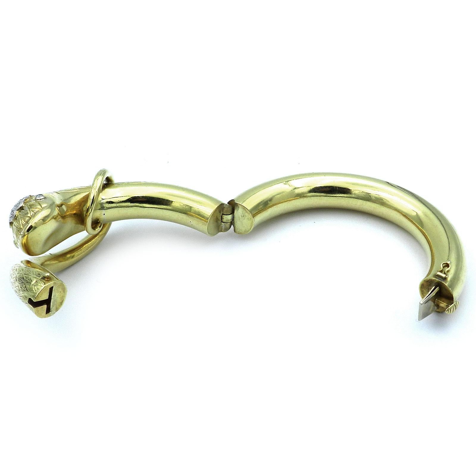 Vintage 18k Gold and 0.29 Carat Diamond Snake Bangle Bracelet For Sale 1