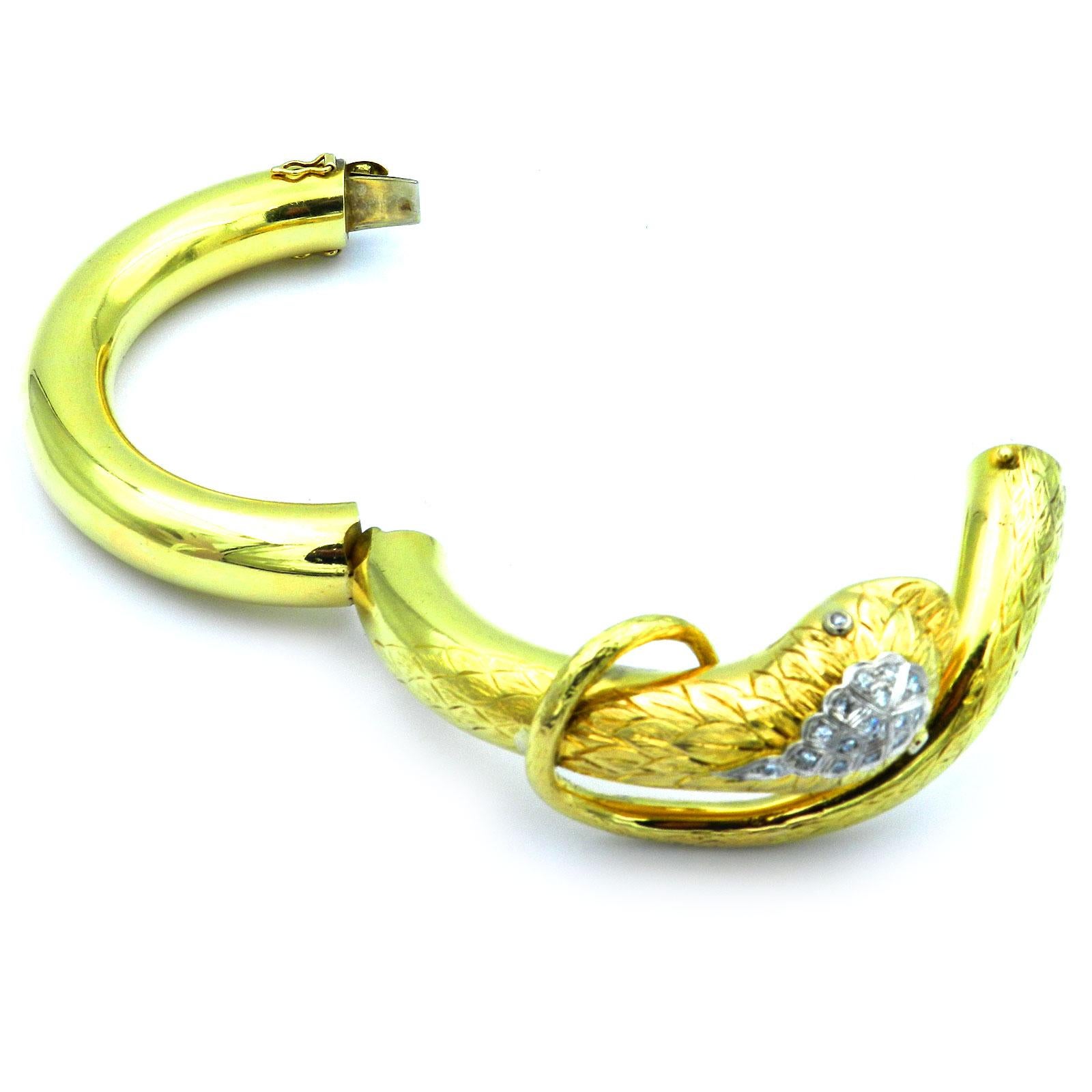 Vintage 18k Gold and 0.29 Carat Diamond Snake Bangle Bracelet For Sale 2