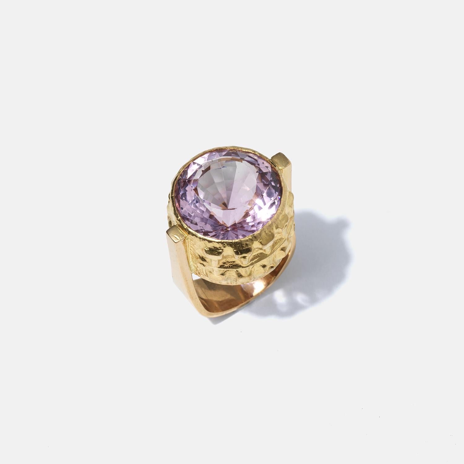 Round Cut Vintage 18k Gold and Amethyst Ring by Swedish master Eric Robbert 1969 For Sale
