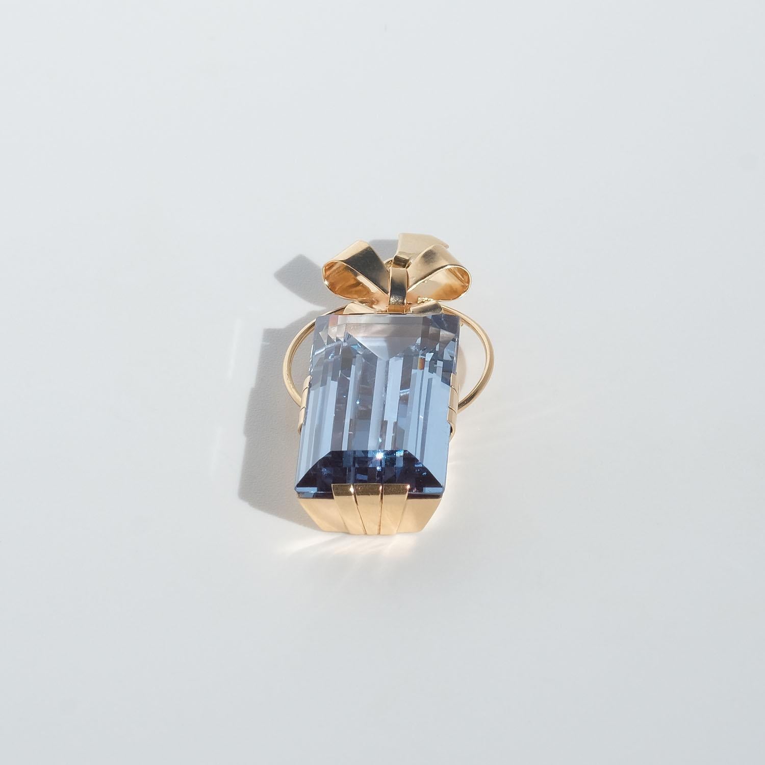 18 Karat Gold- und Aquamarin-Anhänger im Vintage-Stil, hergestellt 1948 (Baguetteschliff) im Angebot