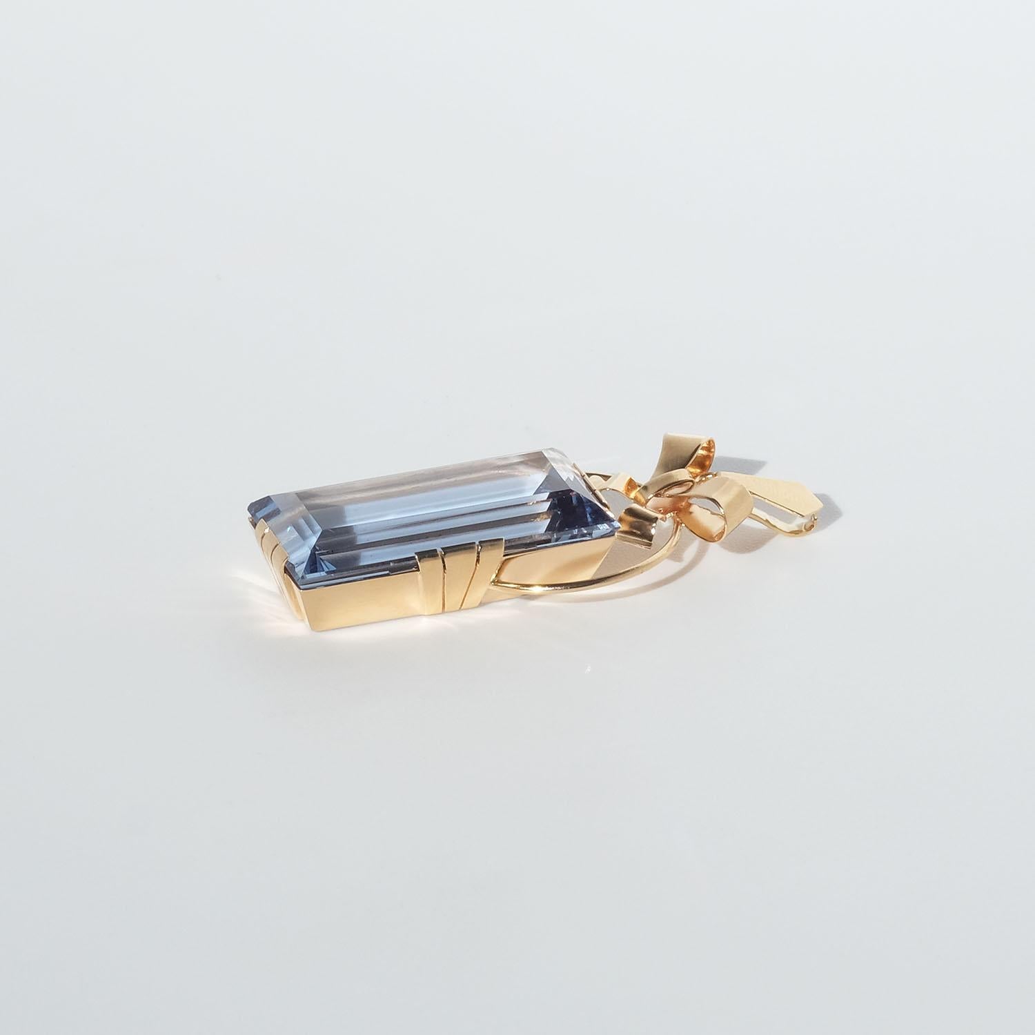 18 Karat Gold- und Aquamarin-Anhänger im Vintage-Stil, hergestellt 1948 im Zustand „Gut“ im Angebot in Stockholm, SE