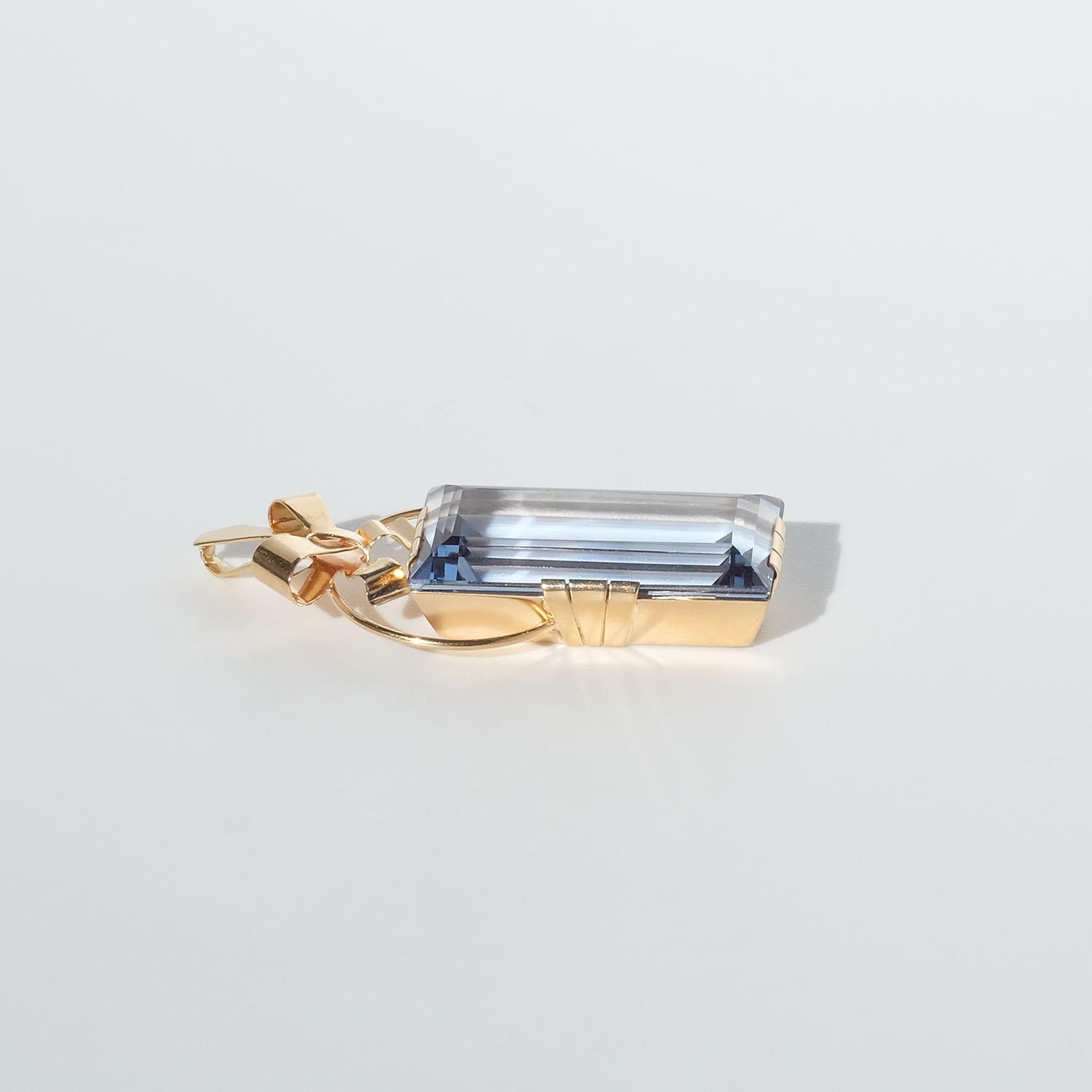 18 Karat Gold- und Aquamarin-Anhänger im Vintage-Stil, hergestellt 1948 für Damen oder Herren im Angebot
