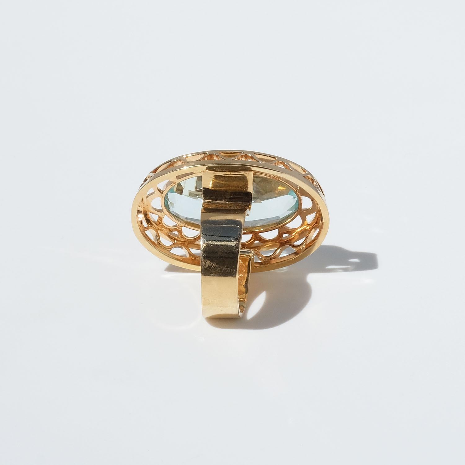 Vintage 18k Gold and Aquamarine Ring by Master Anders Högberg Year, 1977 For Sale 4