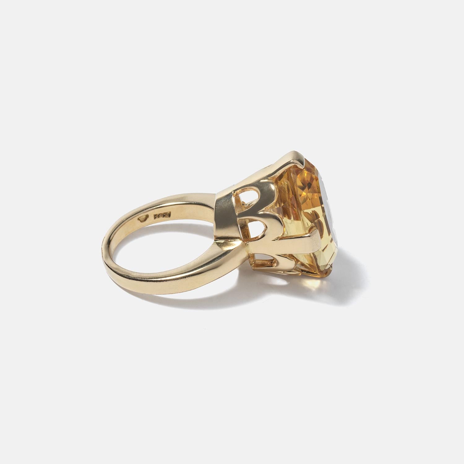 Vintage-Ring aus 18 Karat Gold und Citrin, hergestellt im Jahr 1972 für Damen oder Herren im Angebot