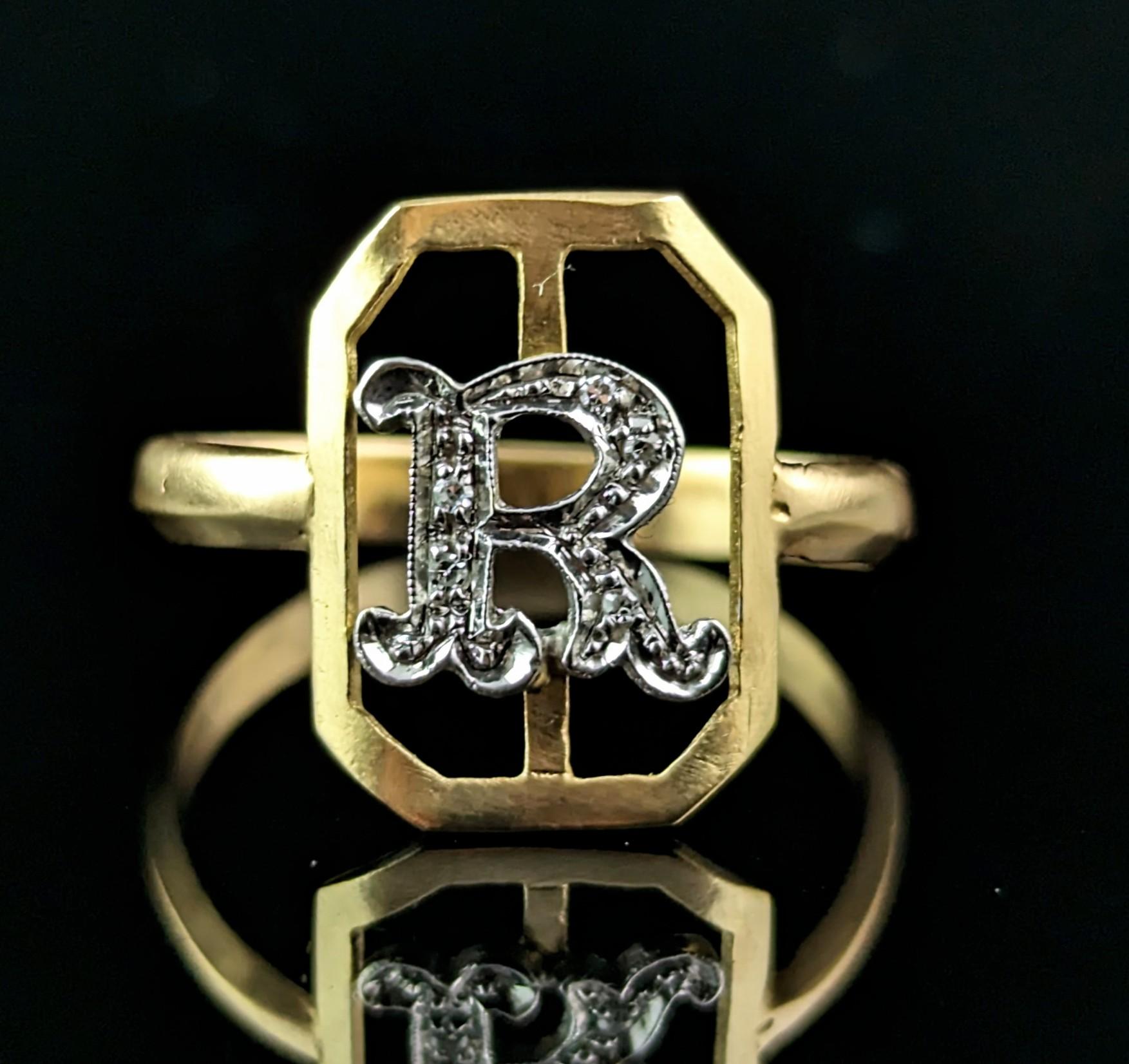 Women's or Men's Vintage 18k gold and Diamond R initial ring, Conversion 