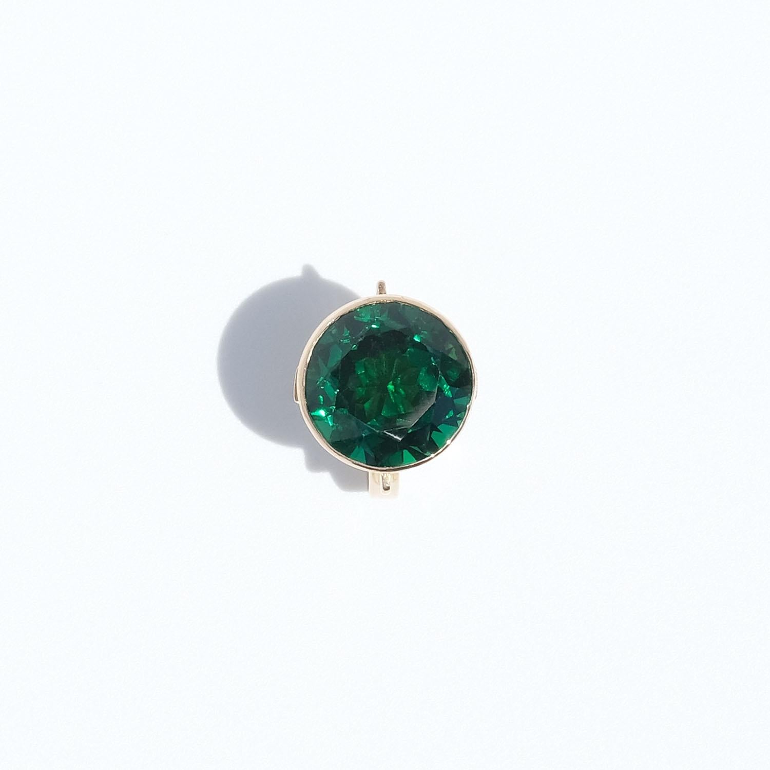 18 Karat Gold und synthetischer grüner Spinell-Ring  Herstellungsjahr 1949 im Angebot 4