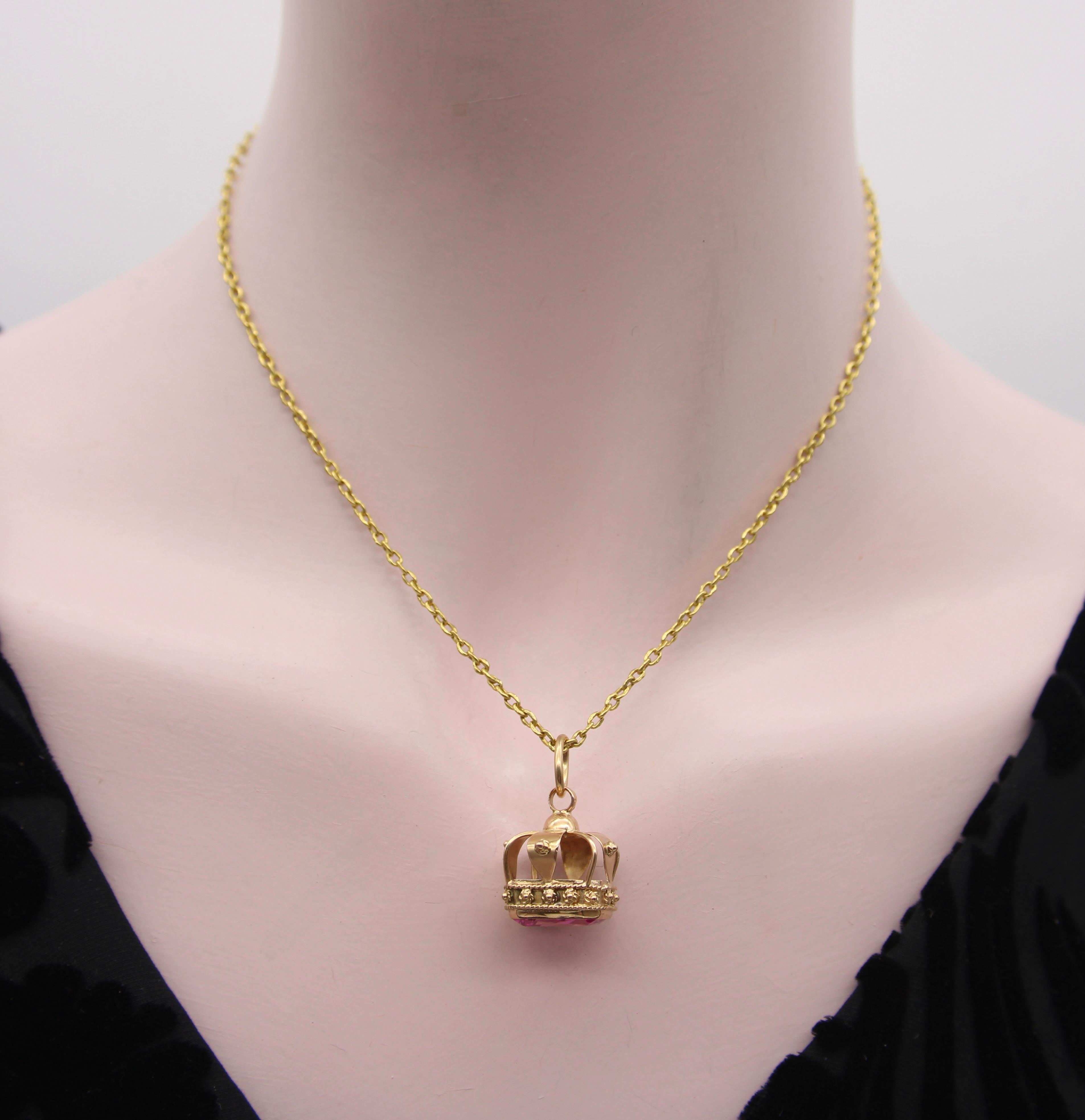 Vintage 18K Gold and Pink Sapphire Crown Pendant For Sale 1