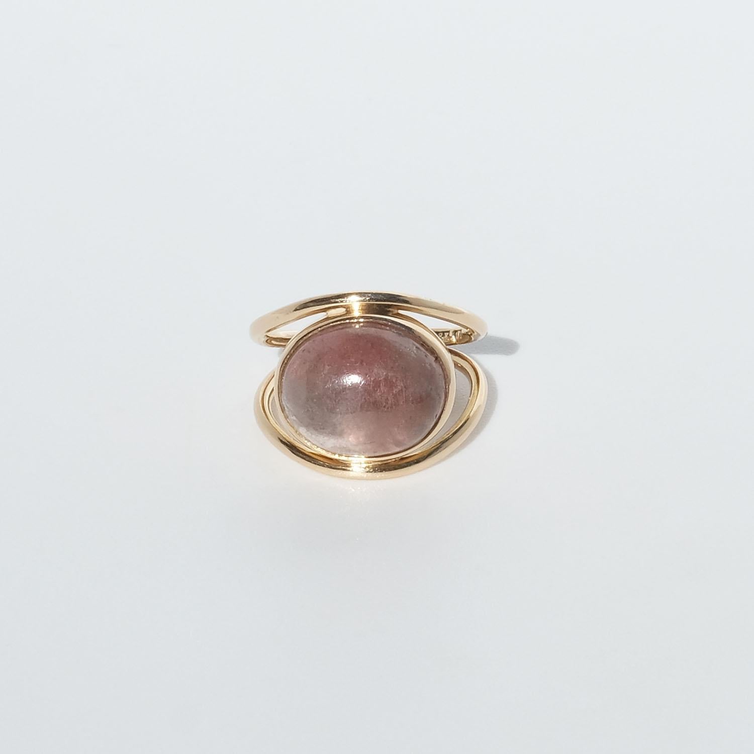 Vintage-Ring aus 18 Karat Gold und rosa Turmalin des schwedischen Meisters Rey Urban, Jahr 1961 (Cabochon) im Angebot