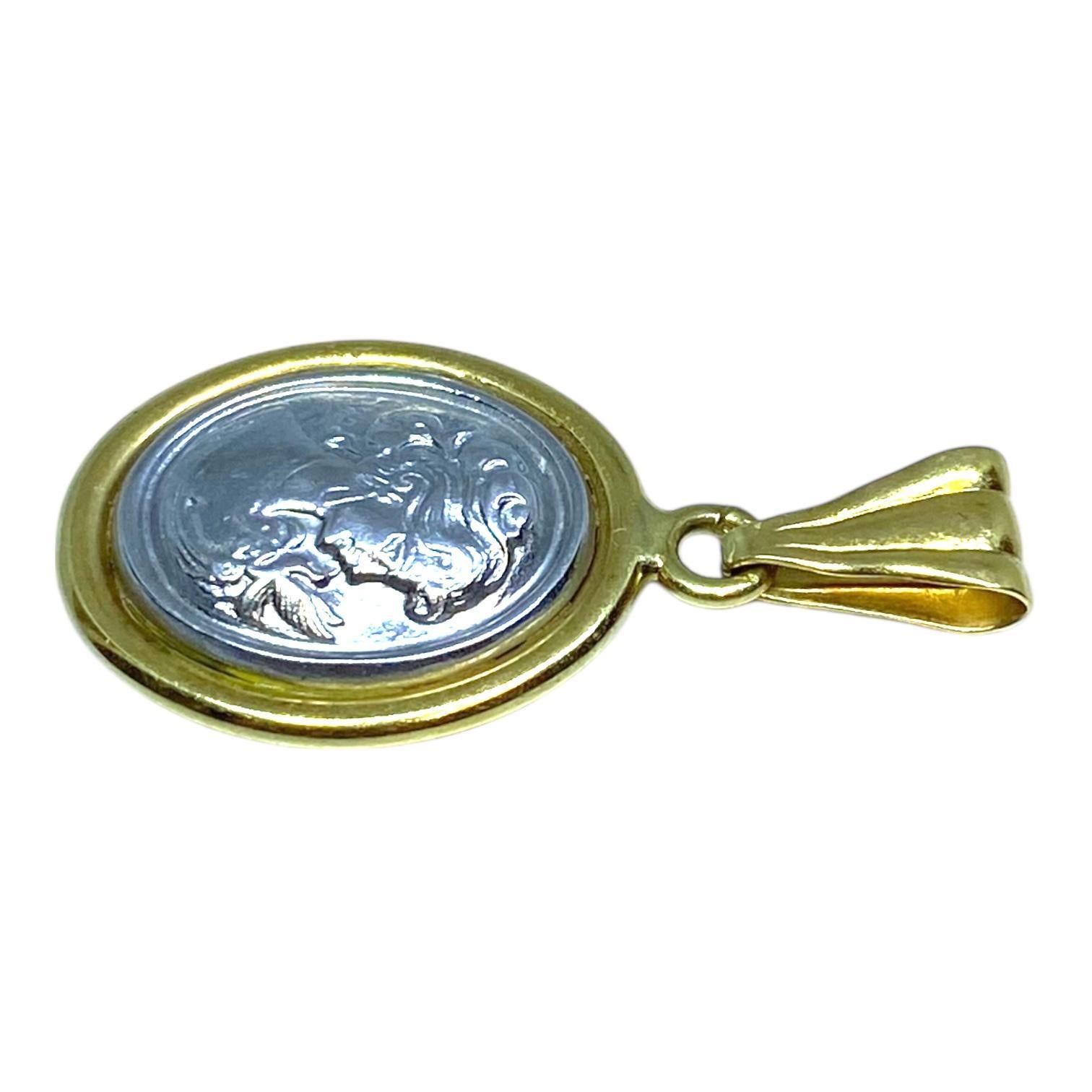 Vintage 18K Gold and Platinum Cameo Pendant (Zeitgenössisch) im Angebot