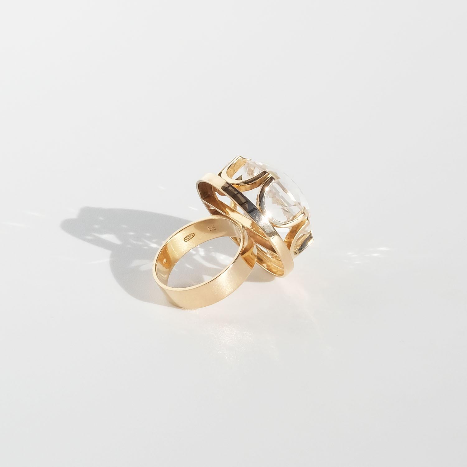 Vintage-Ring aus 18 Karat Gold und Bergkristall von finnischem Meister Kaunis Koru (Brillantschliff) im Angebot