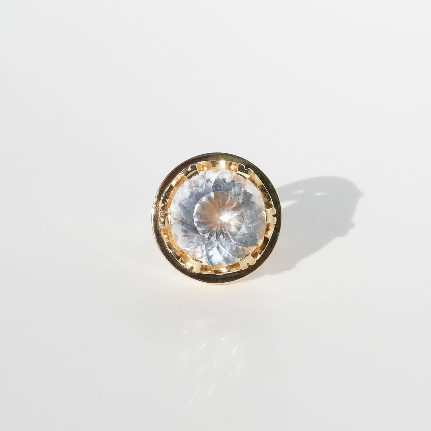 Vintage 18k Gold and Rock Crystal Ring by Finnish Master Kaunis Koru In Good Condition For Sale In Stockholm, SE