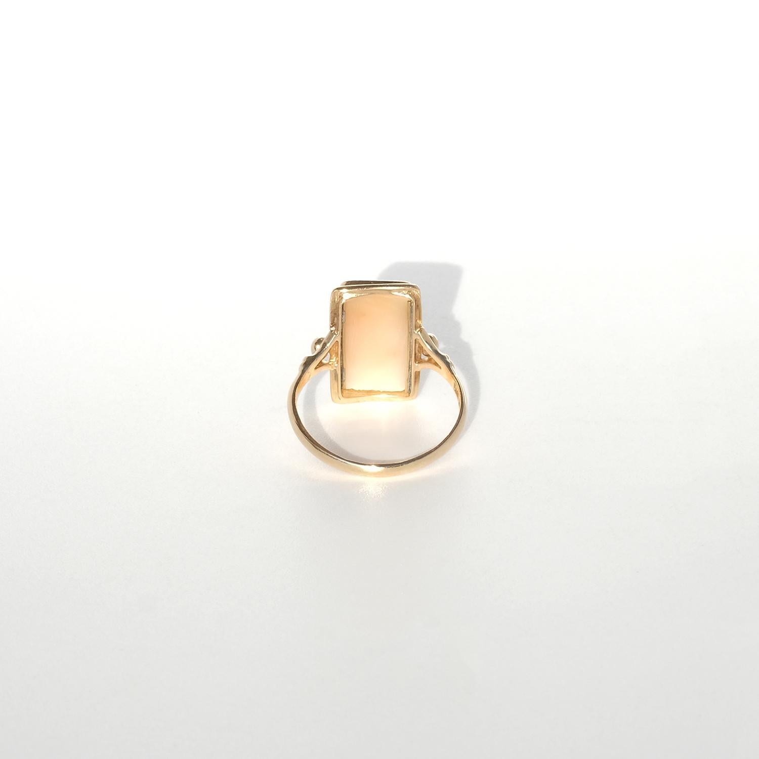 Vintage Kamee-Ring aus 18 Karat Gold und Muscheln, hergestellt 1954 im Angebot 1