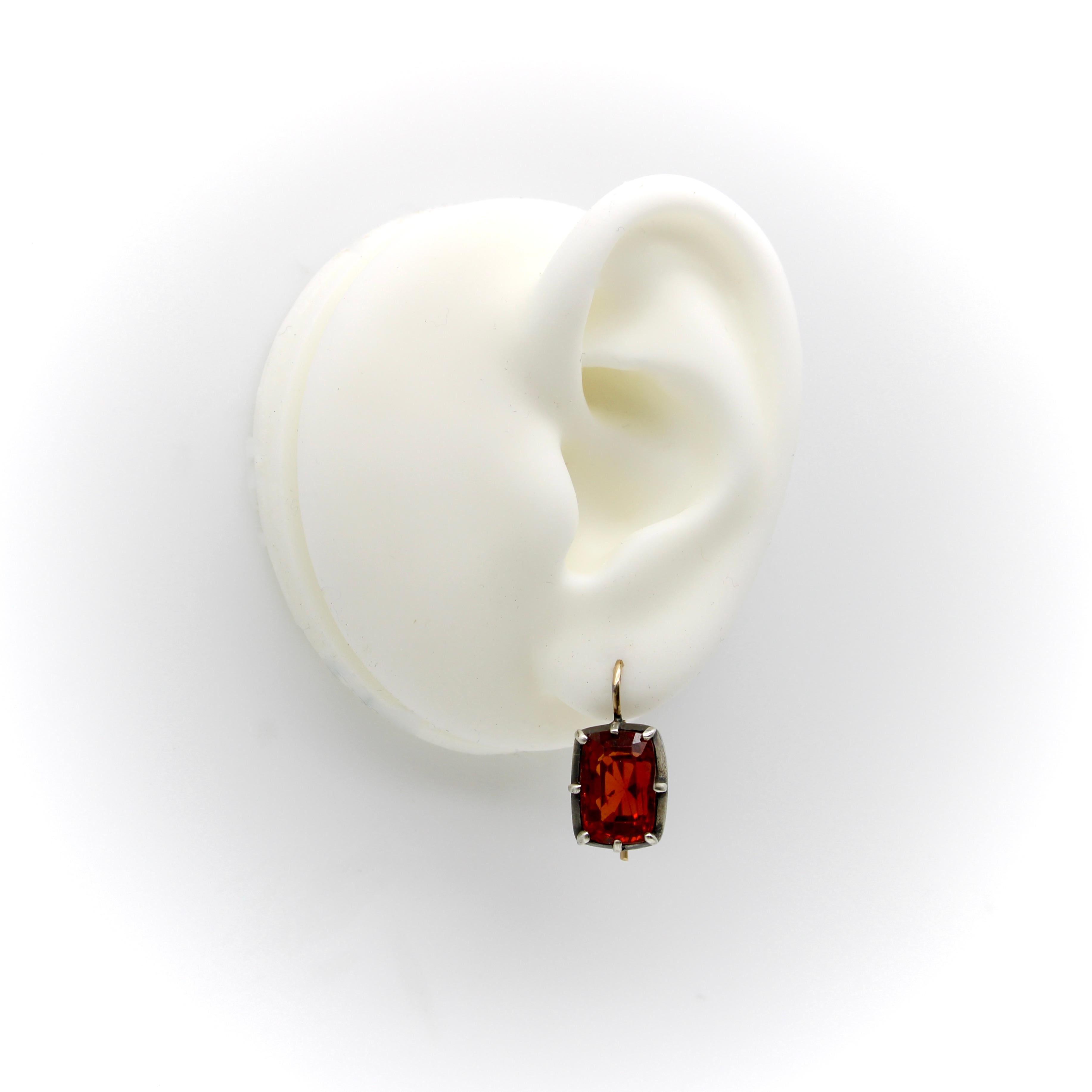 Orecchini d'epoca in oro e argento 18 carati con granato mandarino incastonato in vendita 3