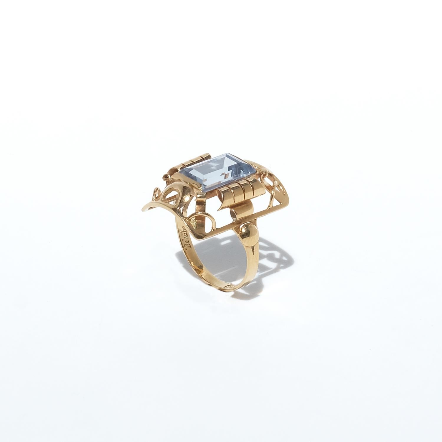 Vintage 18k Gold and Synthetic Sapphire Ring by Bjurman & Bernheimer Made 1948 For Sale 1