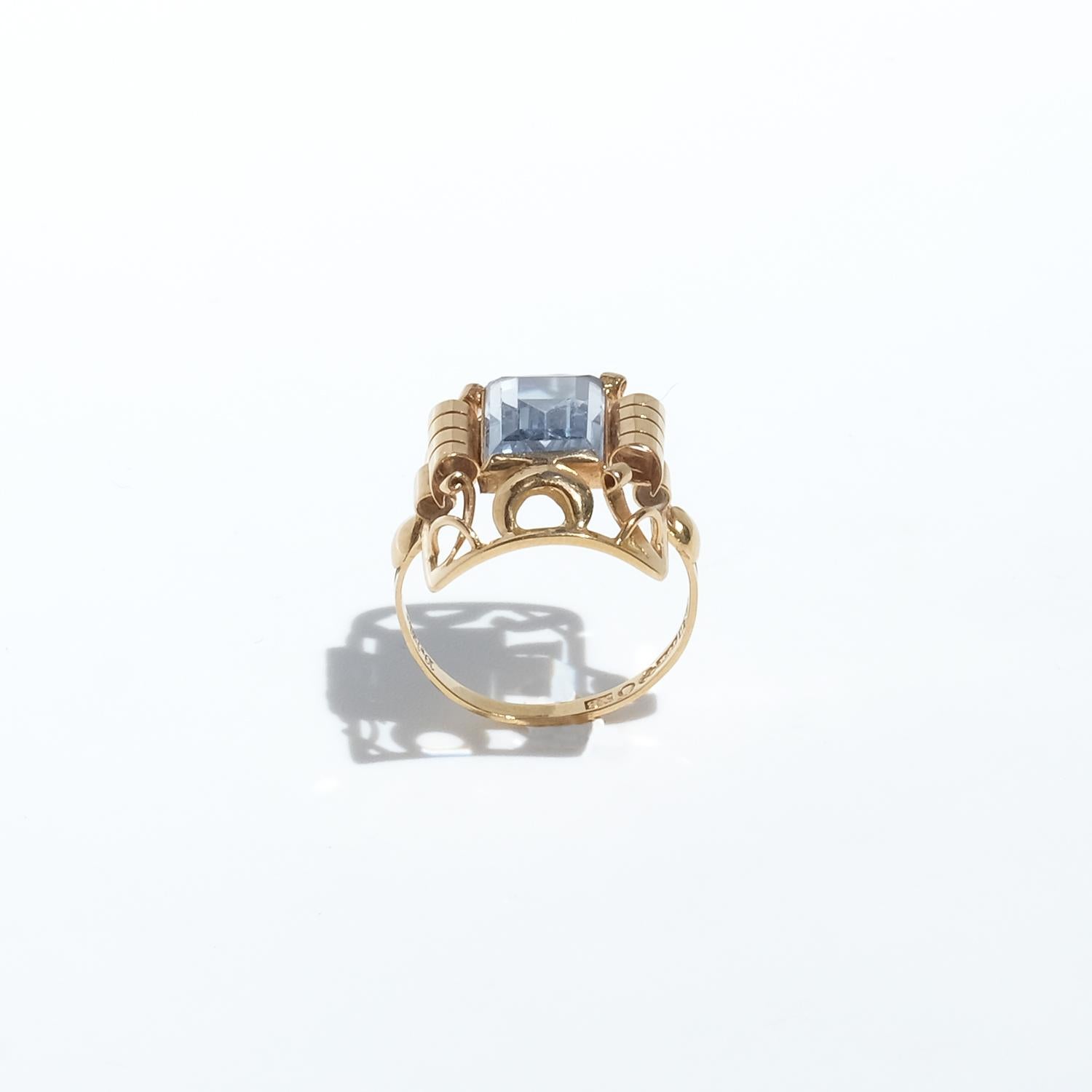 Vintage 18k Gold and Synthetic Sapphire Ring by Bjurman & Bernheimer Made 1948 For Sale 4