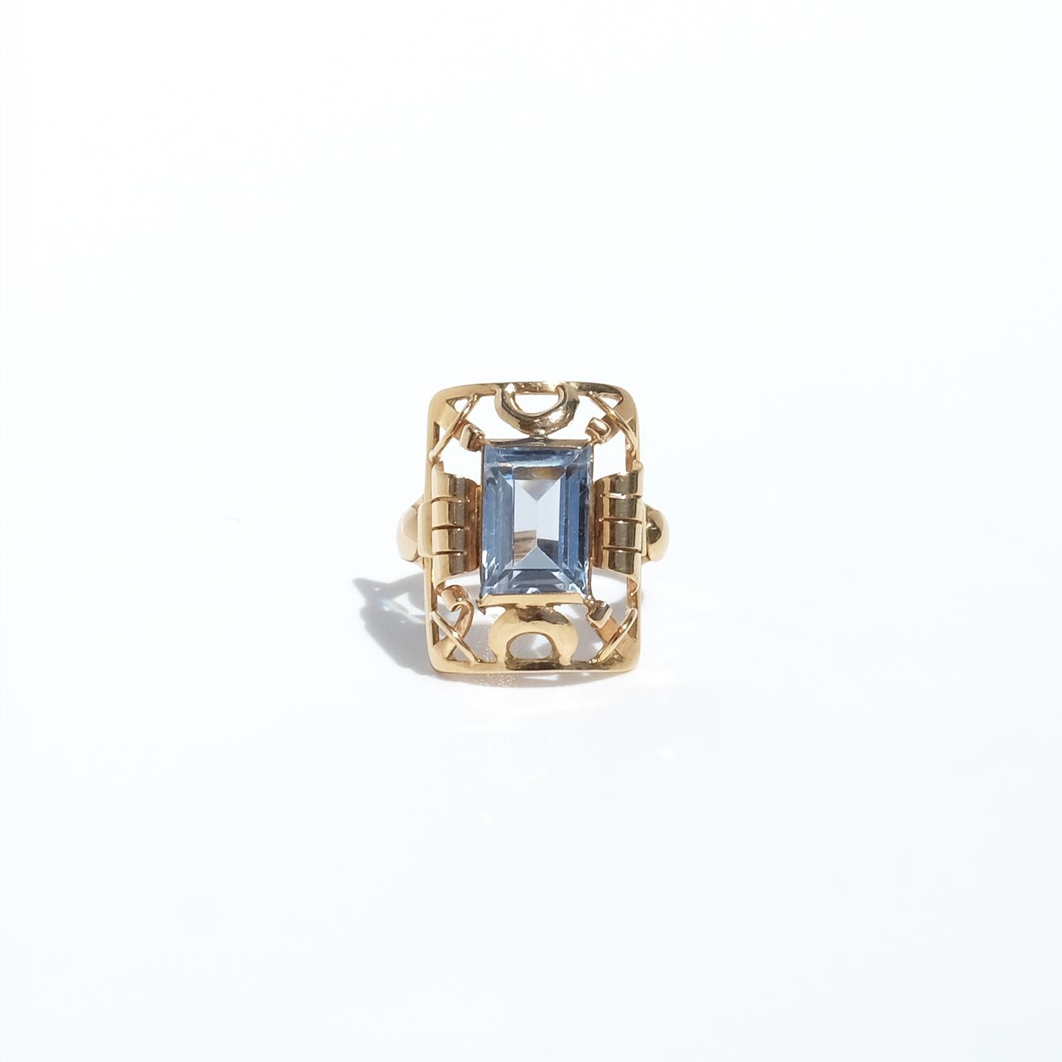 Vintage 18k Gold and Synthetic Sapphire Ring by Bjurman & Bernheimer Made 1948 For Sale 5
