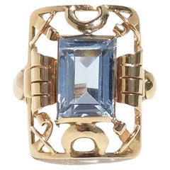 Anillo vintage de oro de 18 quilates y zafiro sintético de Bjurman & Bernheimer Fabricado en 1948