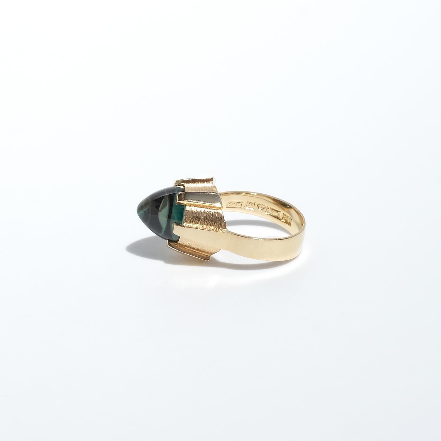 Anillo vintage de oro de 18 quilates y espinela sintética de Bengt Hallberg  Fabricado en 1962 en Bueno estado para la venta en Stockholm, SE