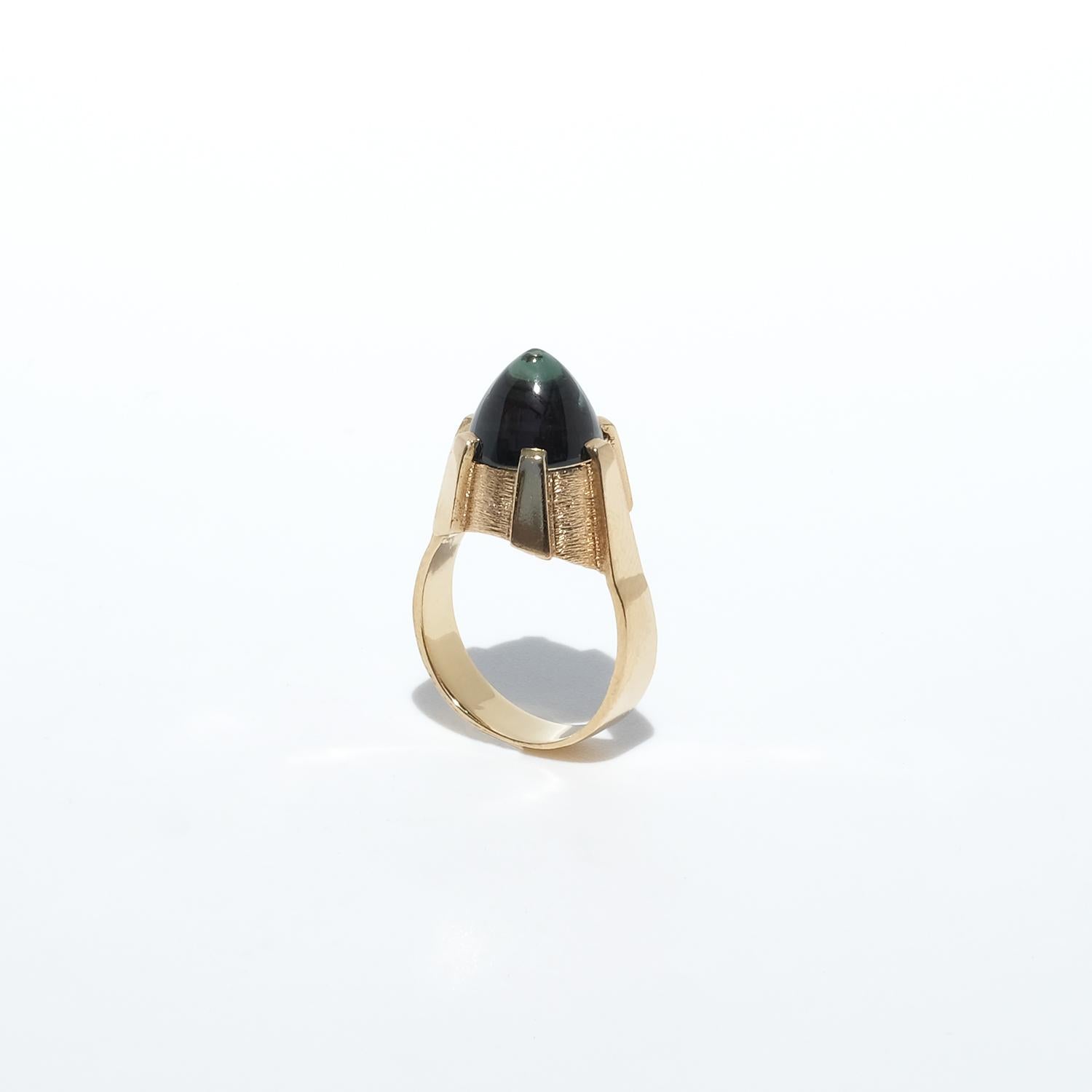 Anillo vintage de oro de 18 quilates y espinela sintética de Bengt Hallberg  Fabricado en 1962 en venta 2
