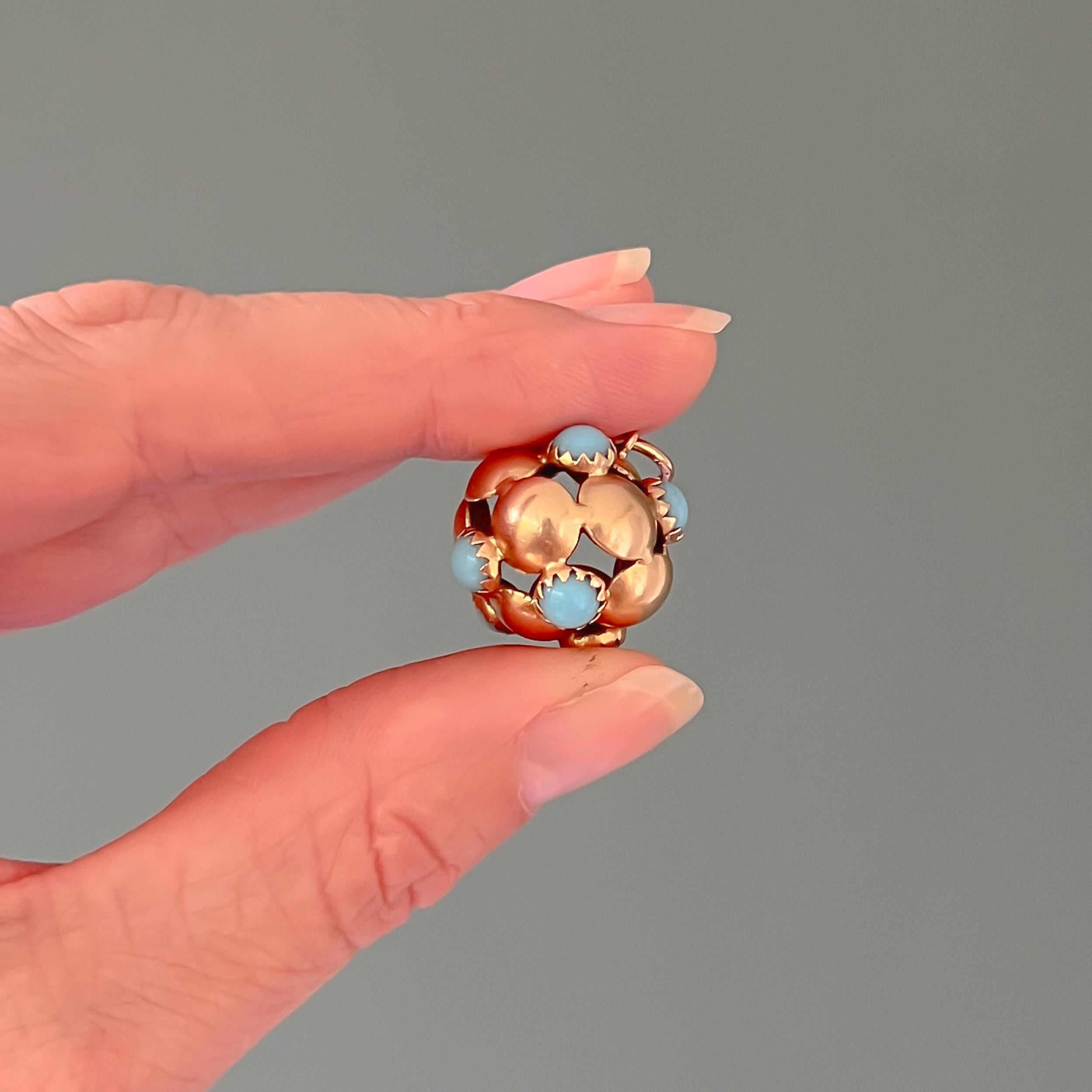 Vintage 18K Gold and Turquoise Ball Charm Pendant In Good Condition For Sale In Rotterdam, NL