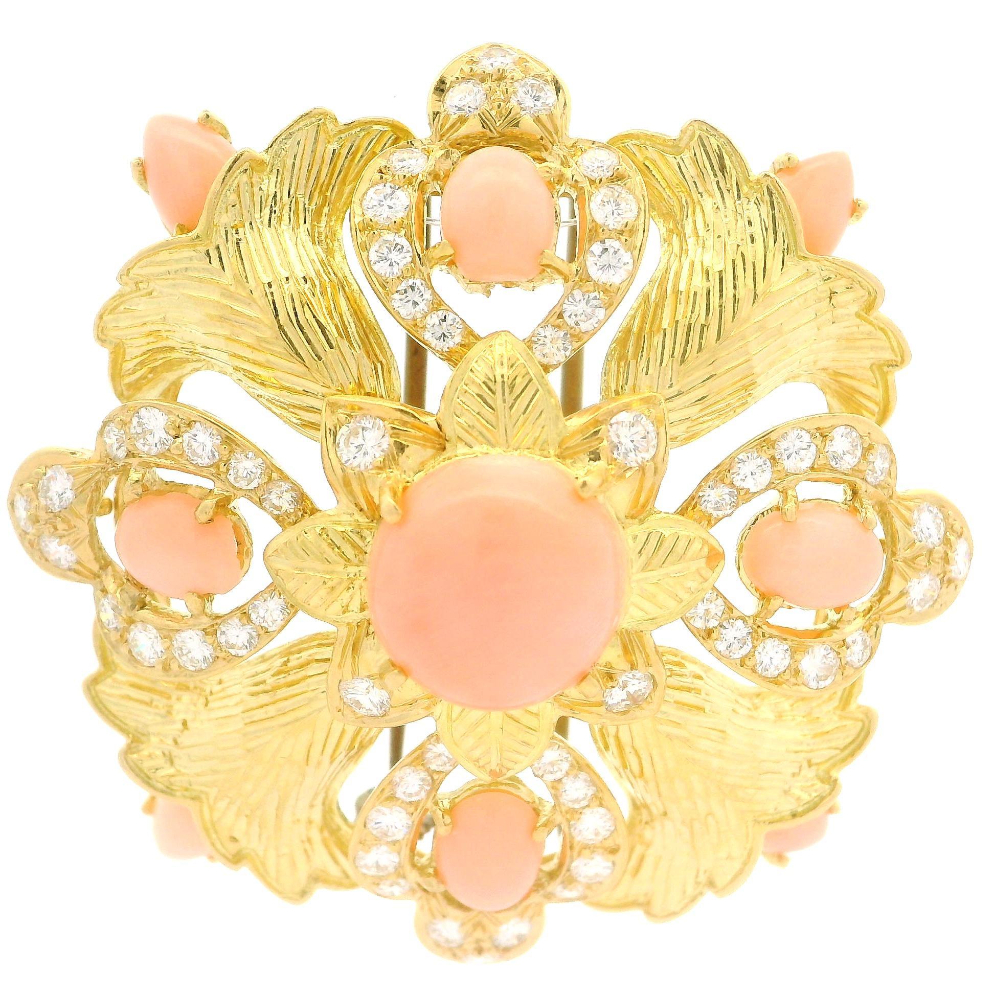 Women's Vintage 18k Gold Angel Skin Coral Diamond Flower Engraved Textured Brooch For Sale