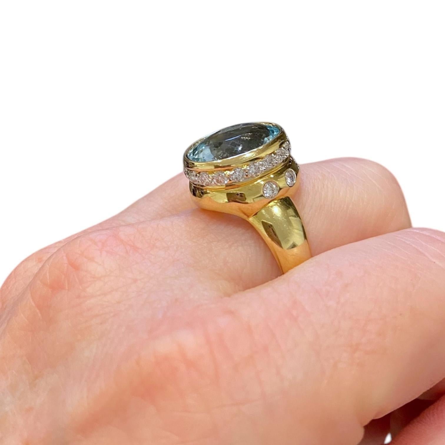 Ring aus 18 Karat Gold mit Aquamarin und Diamant im Angebot 5
