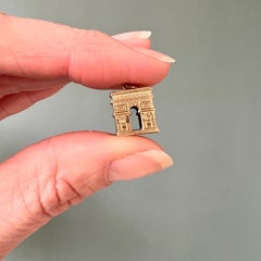 Vintage 18K Gold Arc de Triomphe Charm Pendant