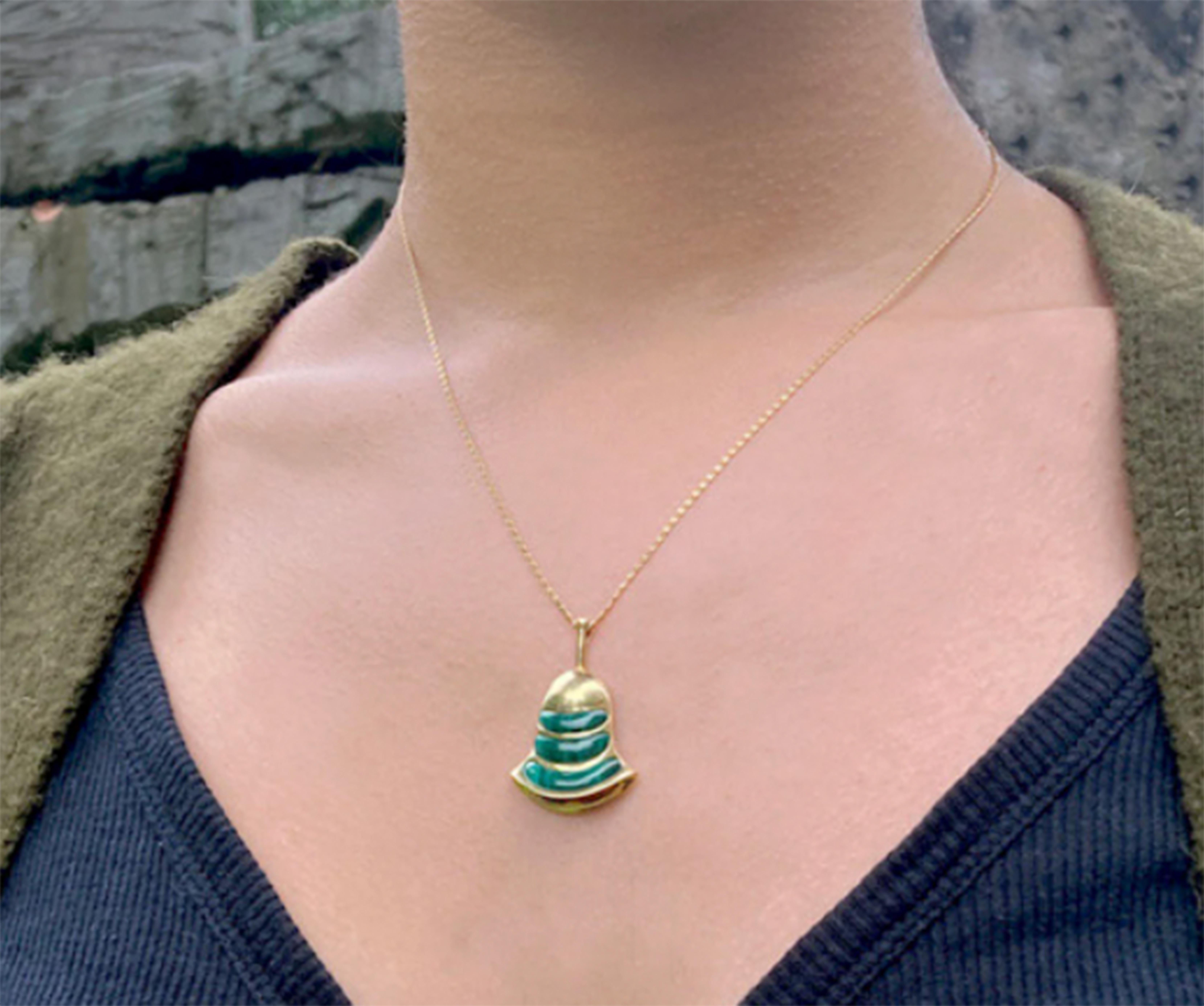 Cabochon Vintage 18k Gold Bell Necklace with Malachite For Sale