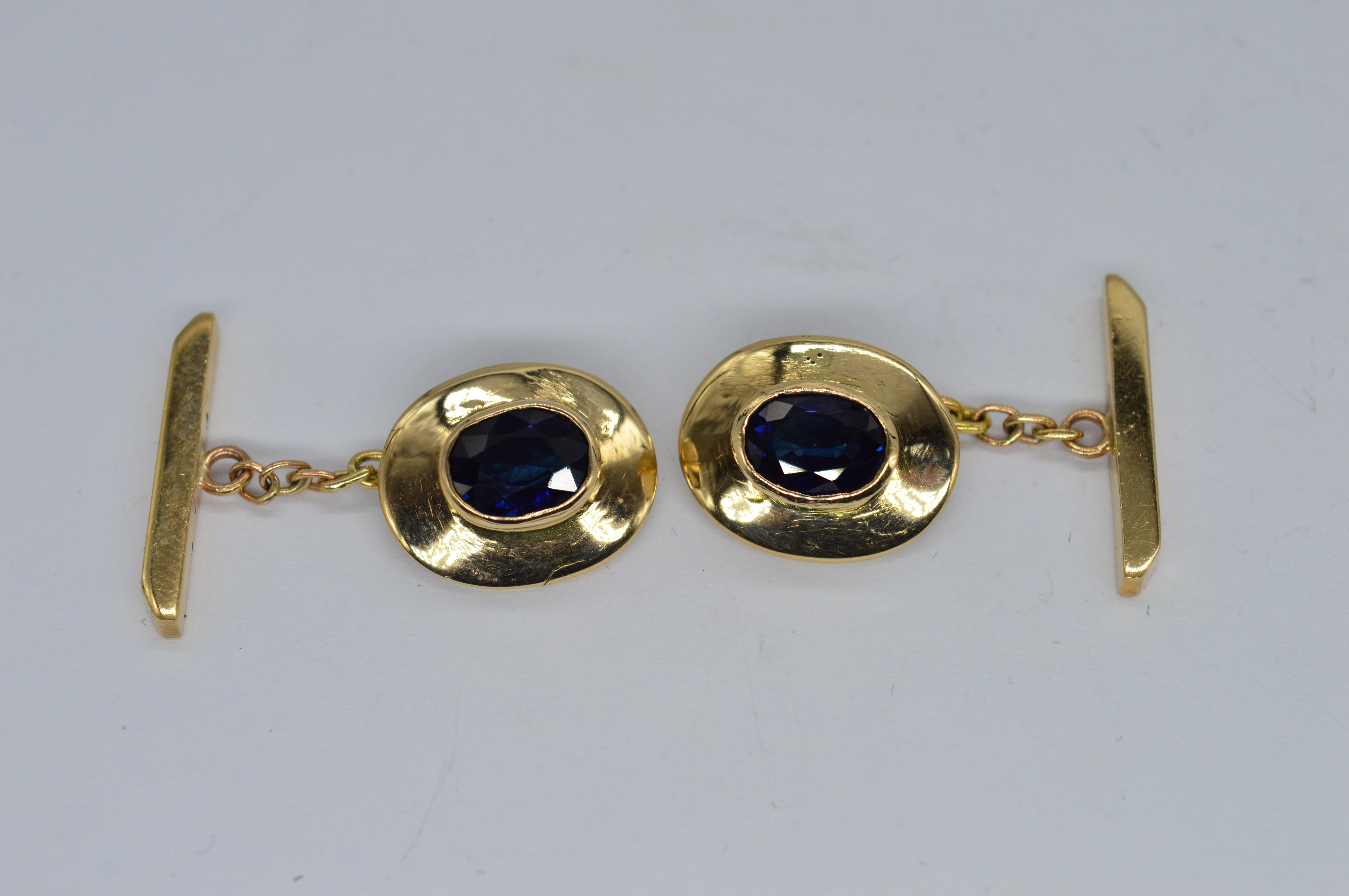 A set of handcrafted 18ct yellow gold cufflinks set with a total of 3cts of Rich Blue Sapphires. 

A luxury set that focuses on the supreme quality of the stones

9.17g

We have sold to the set of Hit shows like Peaky Blinders and Outlander as well