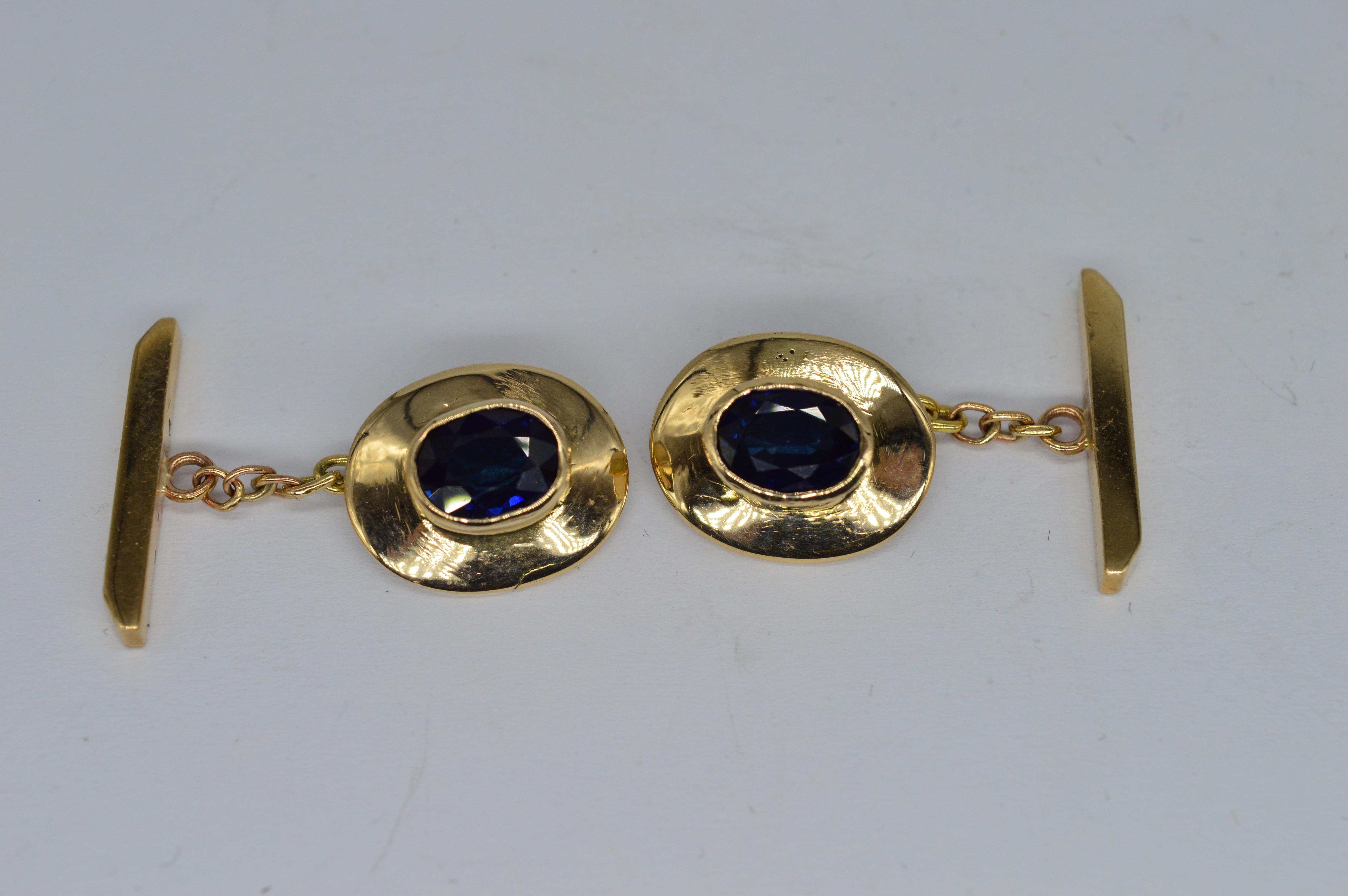 Arts and Crafts Vieux Or 18K Saphir Bleu 3ct Artisanal Déclaration Luxe Cadeau Boutons de Manchette en vente