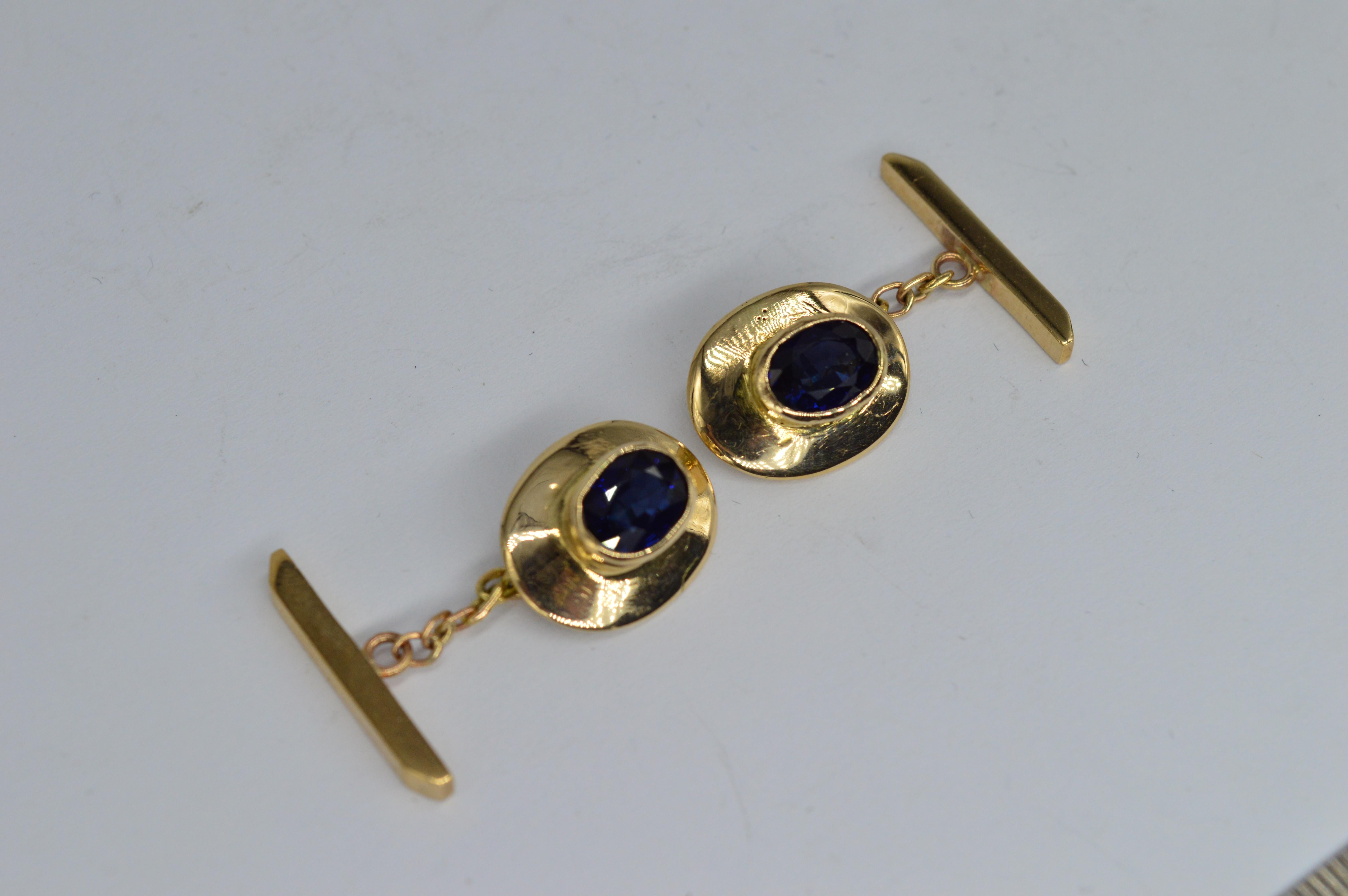 Arts and Crafts Vintage 18K Gold Blue Sapphire 3ct Handcrafted Statement Luxury Present Cufflink For Sale