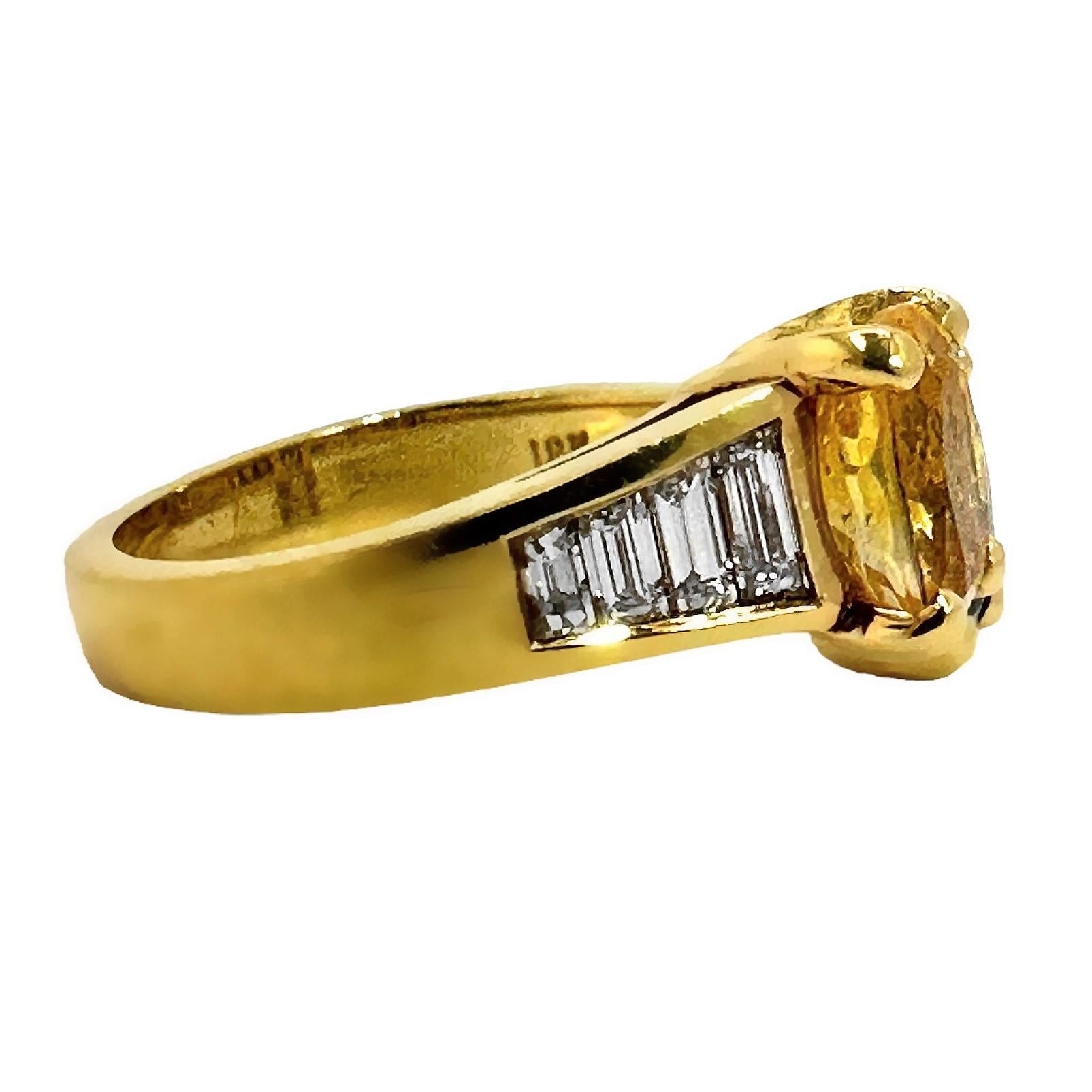 Vintage 18k Gold, Blue Sapphire, Golden Sapphire, Diamond Ring by Julius Cohen In Good Condition In Palm Beach, FL