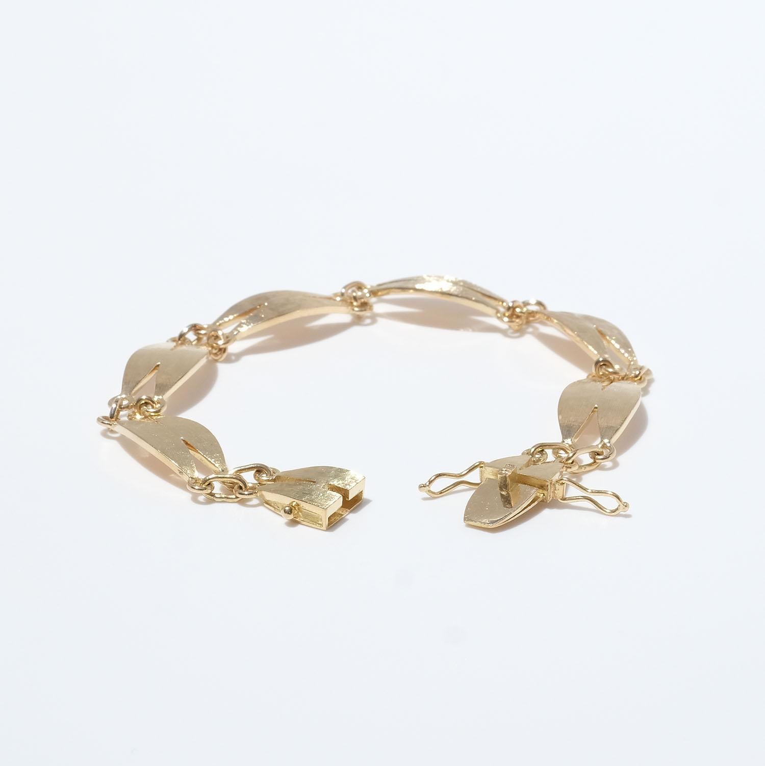 Vintage 18k Gold Bracelet by Swedish Master Rey Urban Made Year 1967 In Good Condition For Sale In Stockholm, SE
