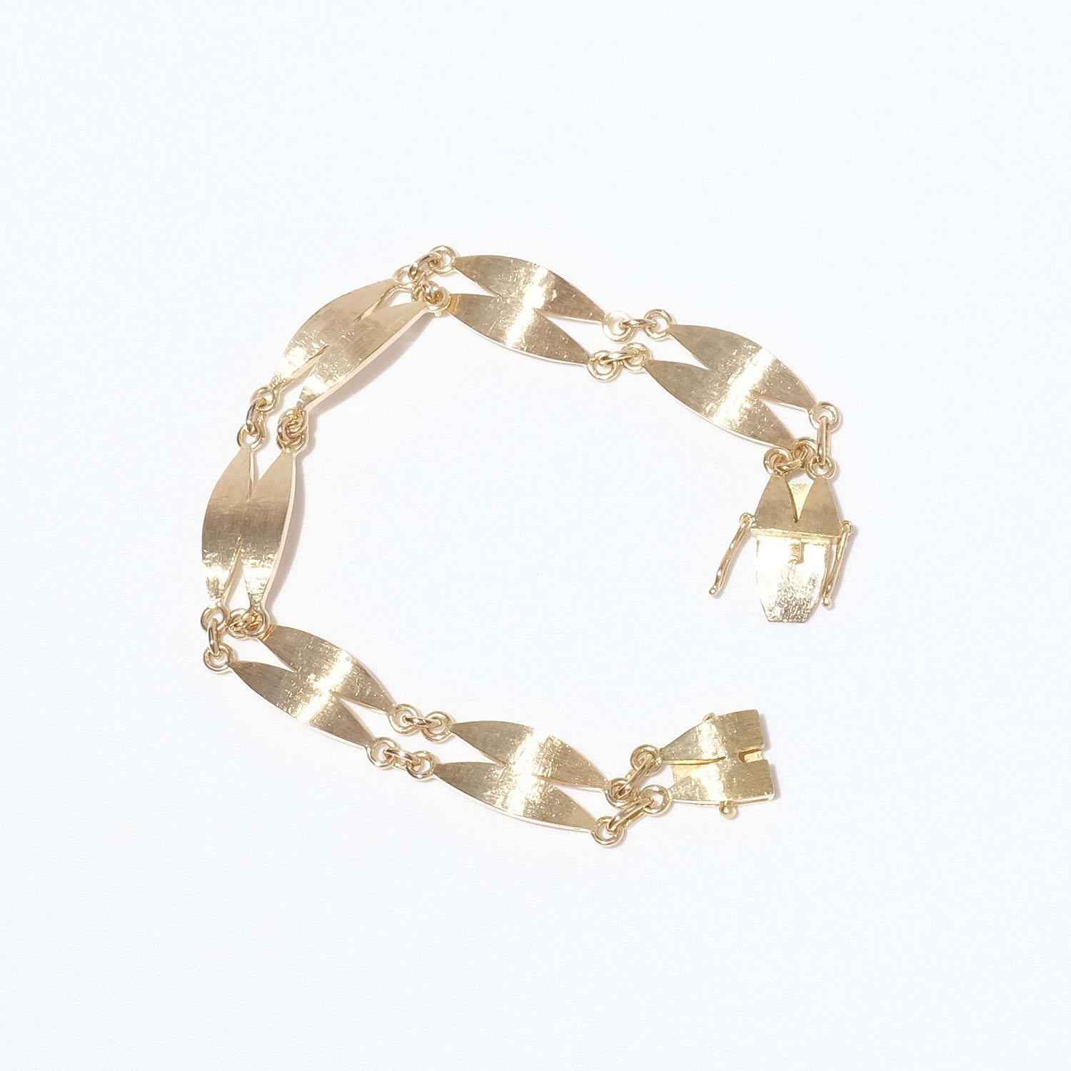 Bracelet vintage en or 18 carats réalisé par le maître suédois Rey Urban, année 1967 en vente 3