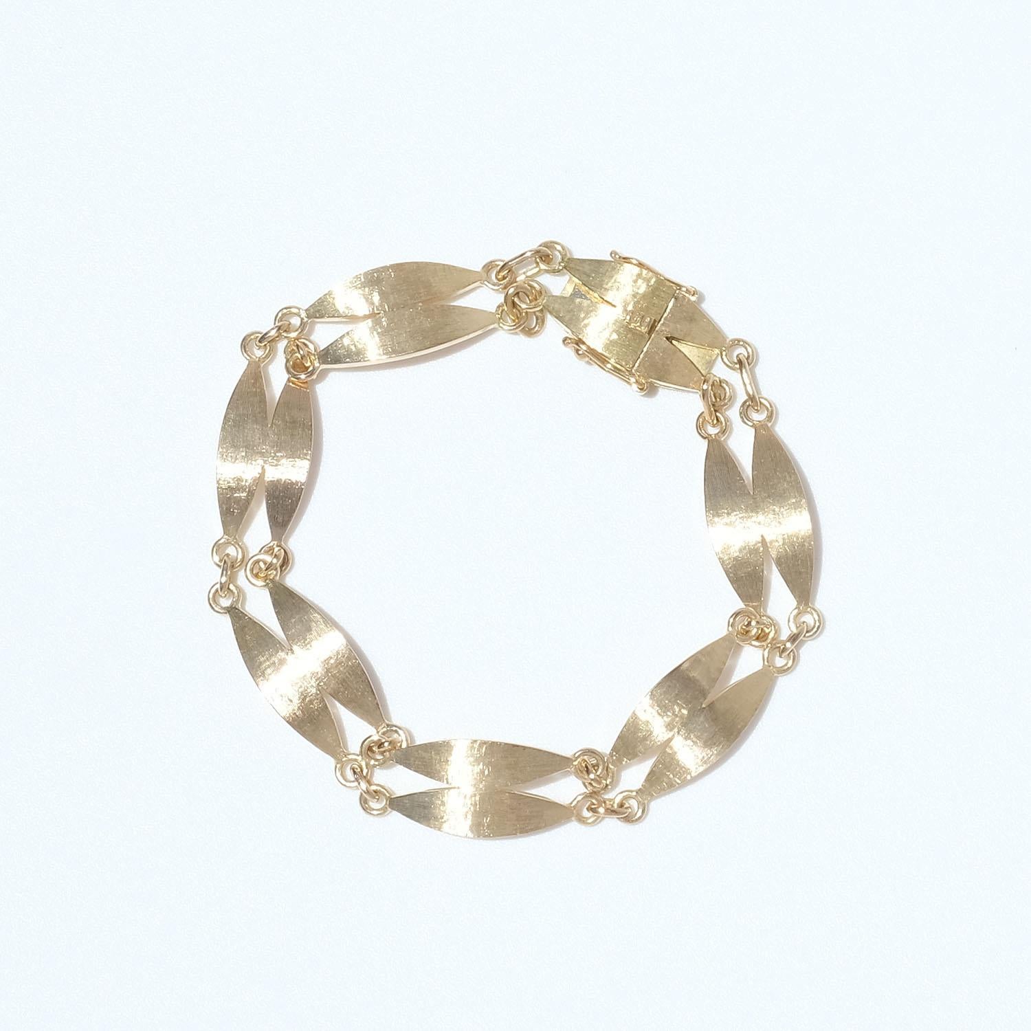 Bracelet vintage en or 18 carats réalisé par le maître suédois Rey Urban, année 1967 en vente 5