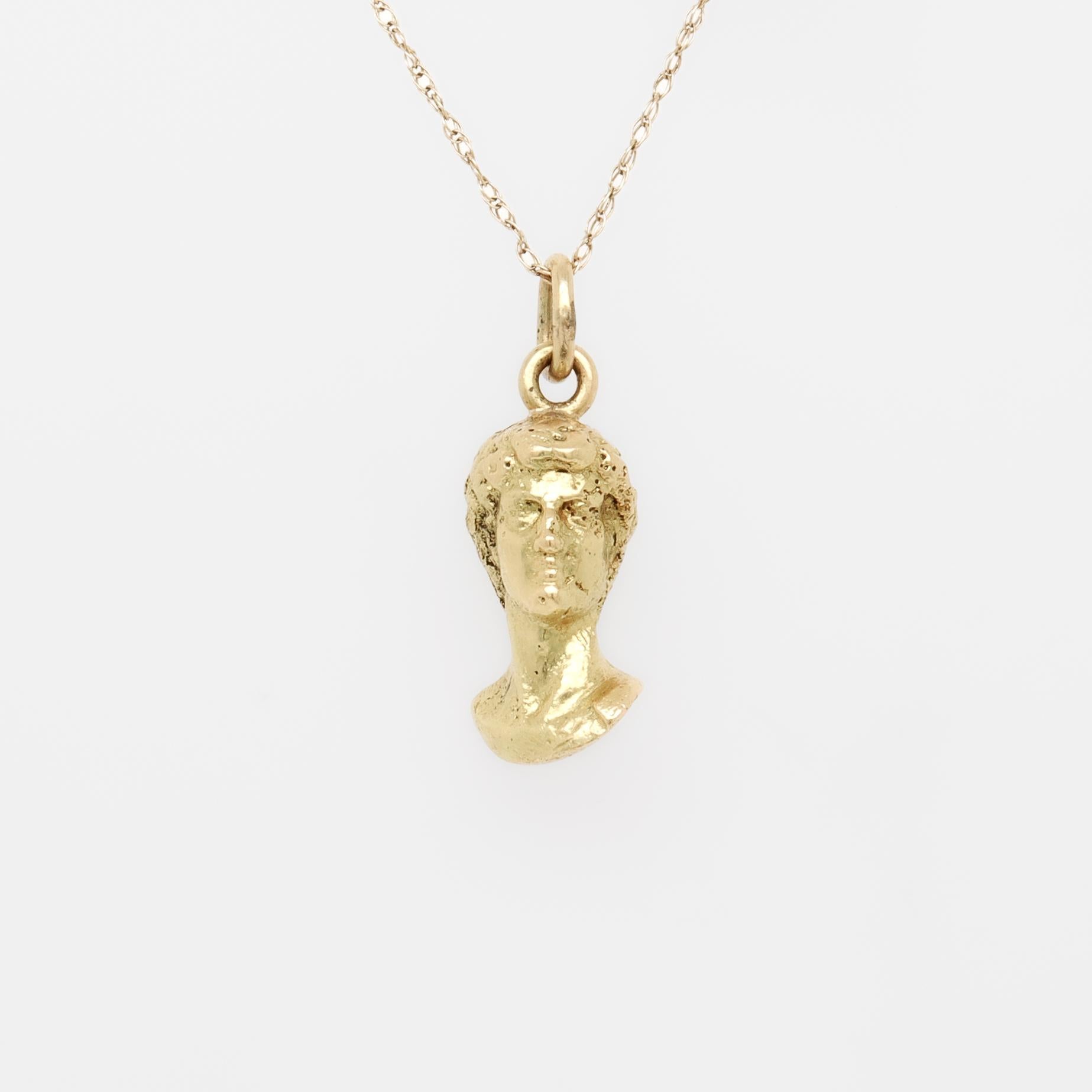 Vintage 18K Gold Bust of Michelangelo's David Charm for a Bracelet In Good Condition For Sale In Philadelphia, PA