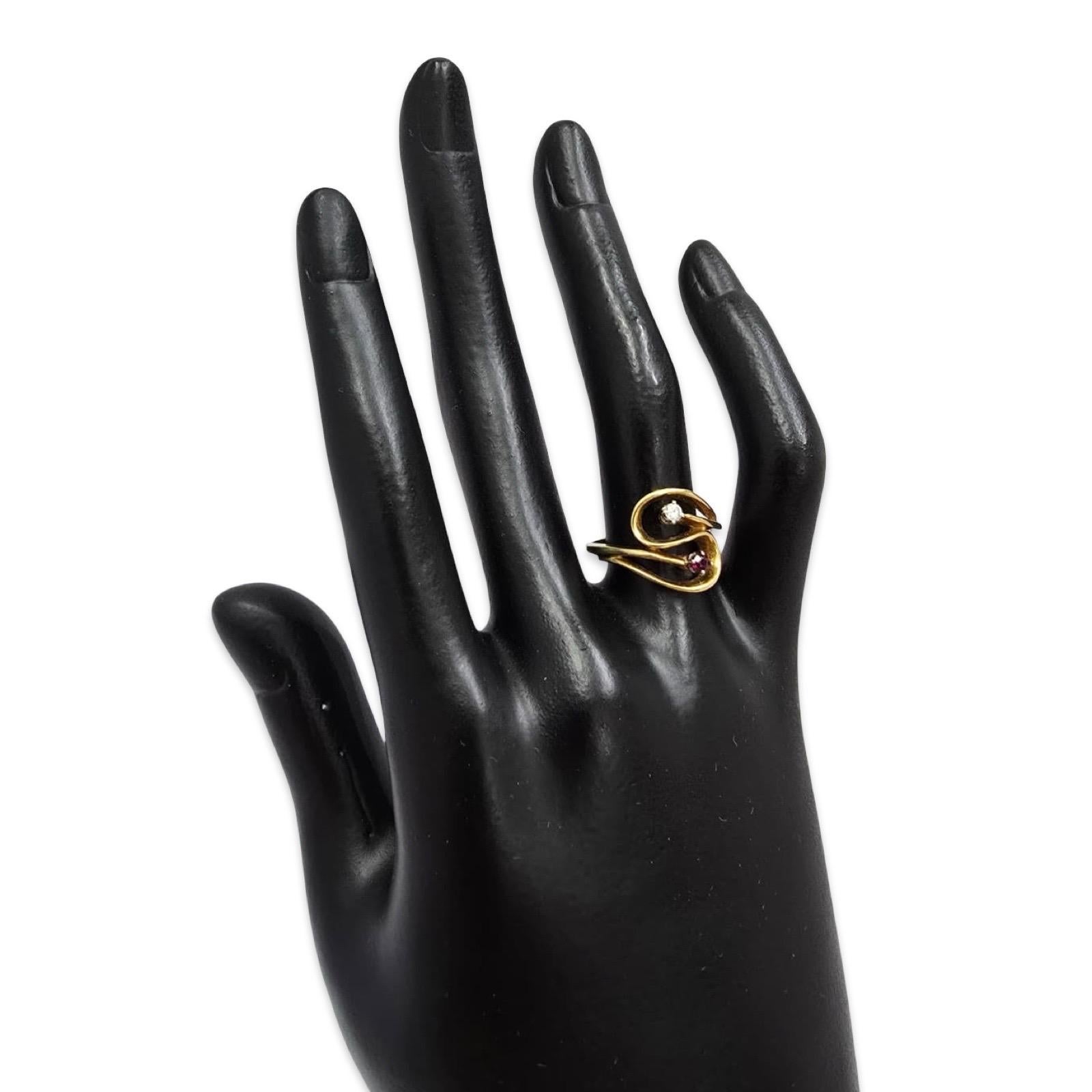 Vintage 18K Gold Bypass Ring mit Diamant & Rubin Akzent Steinen Damen im Angebot