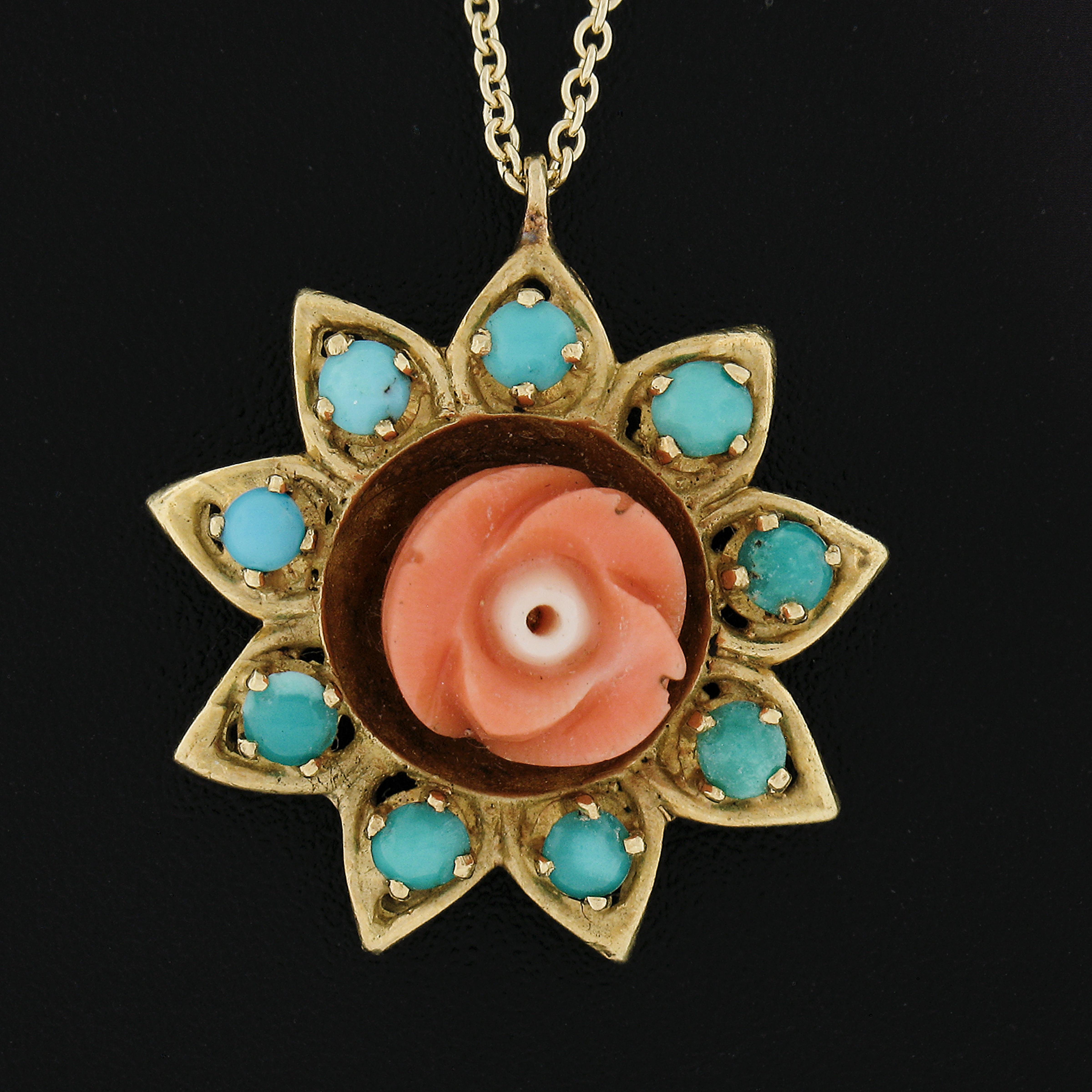 Perle Collier Vintage en or 18k avec pendentif et chaîne en Coral Rose sculpté avec halo de Turquoise en vente