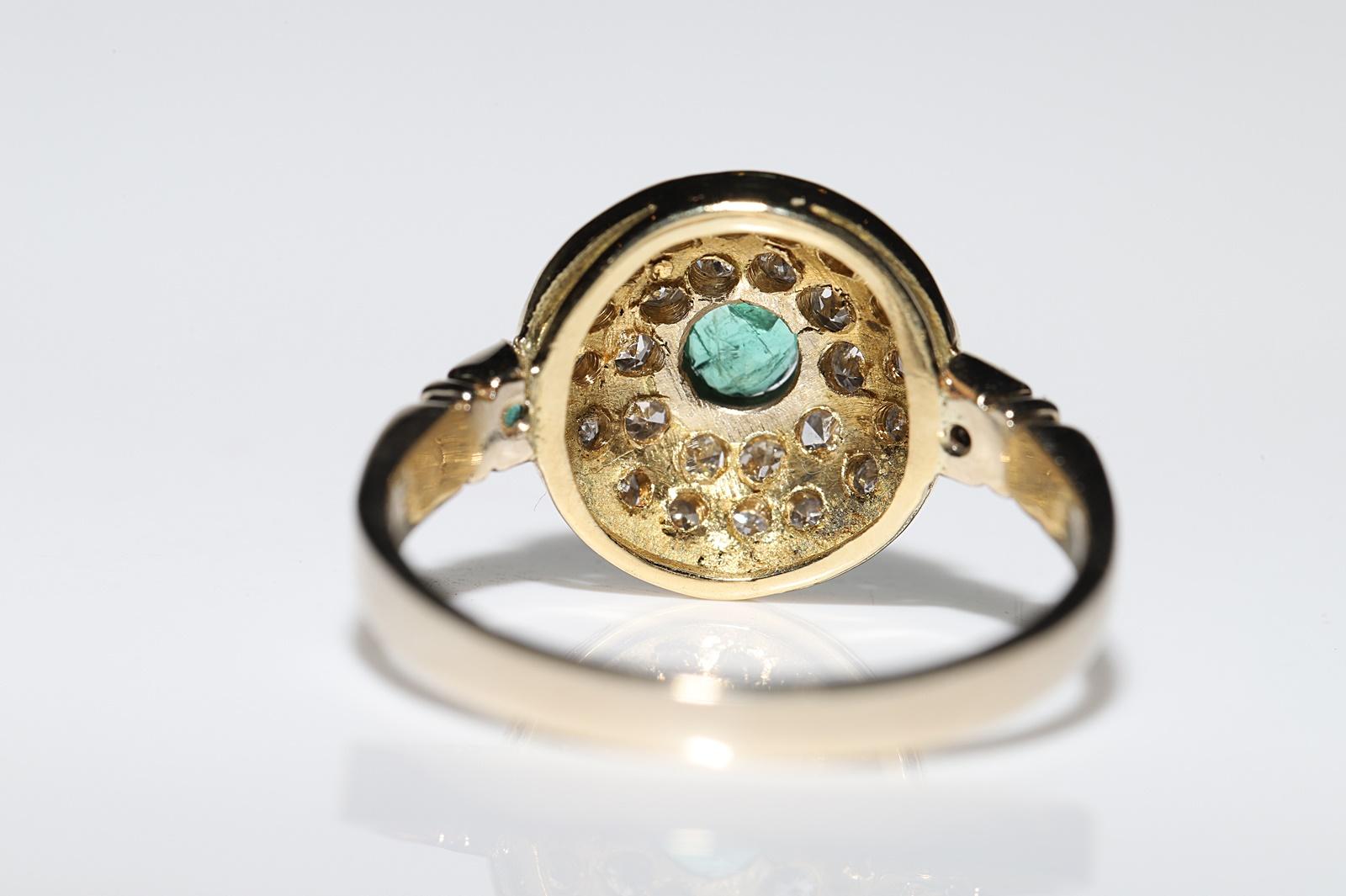 Vintage 18k Gold Circa 1960s Natural Diamond And Emerald Decorated Ring  For Sale 1